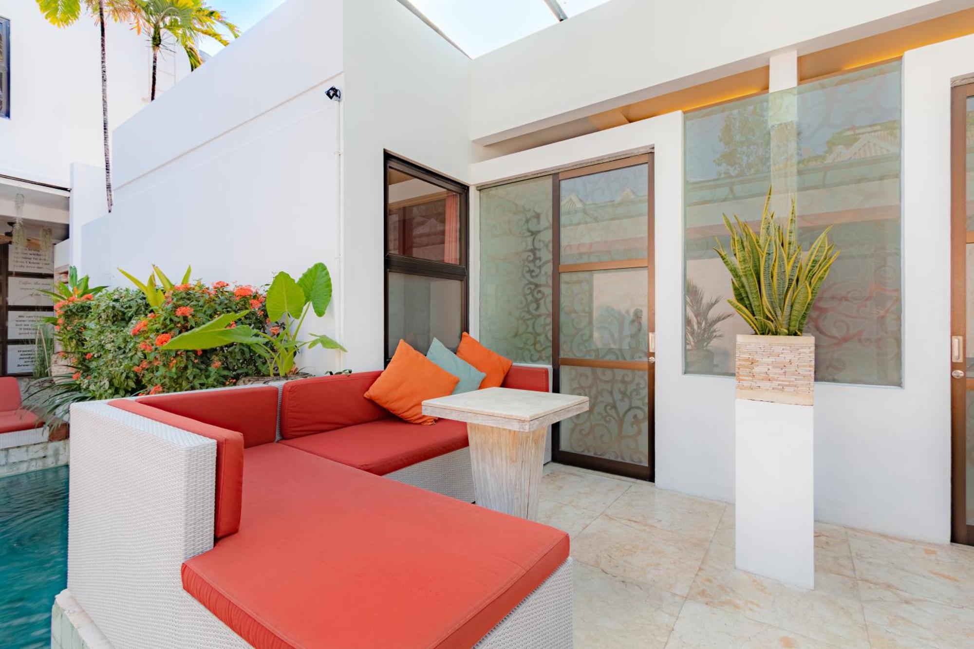 One-Bedroom Poolside Terrace Suite