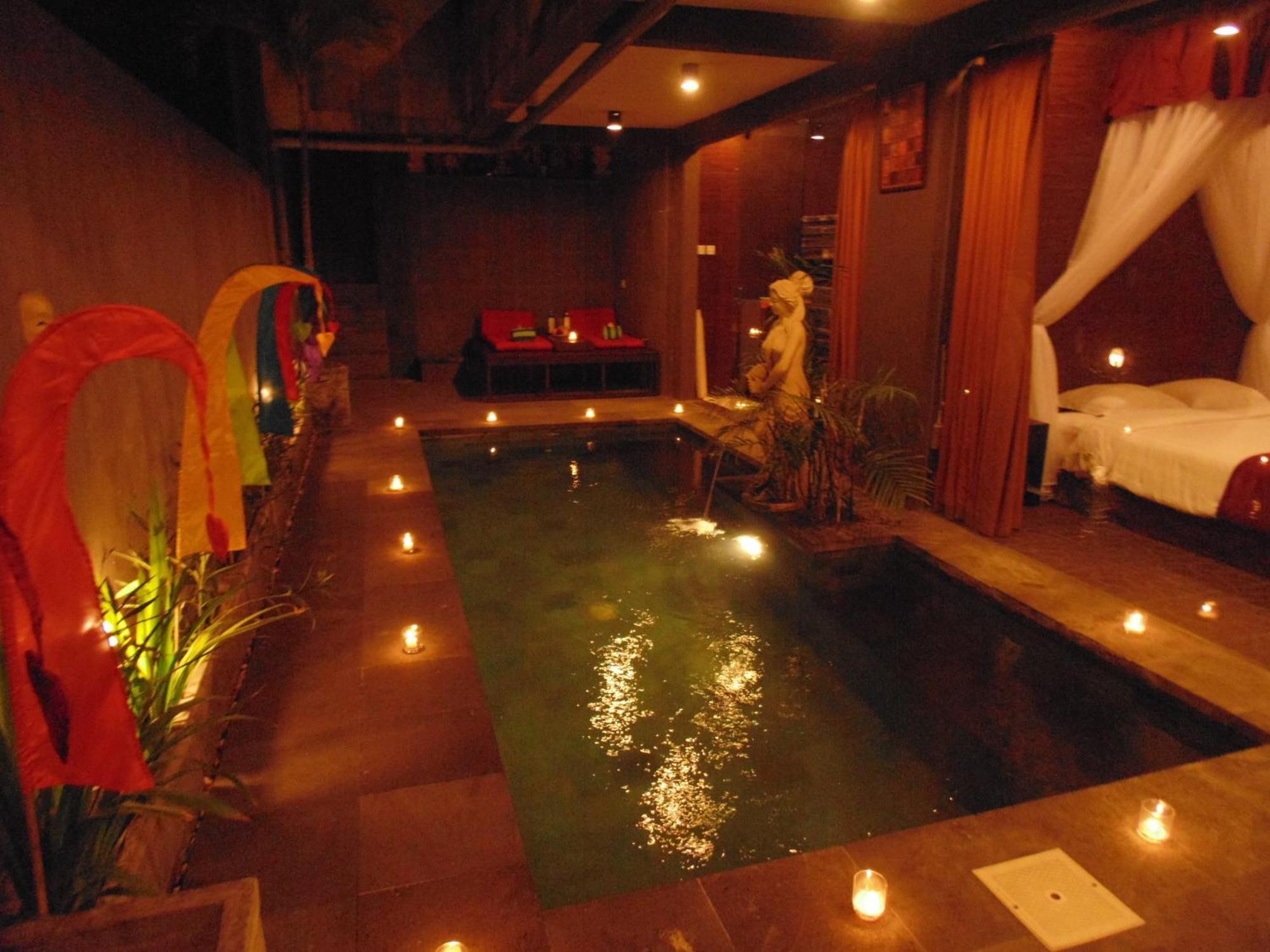 Apartment Pool View