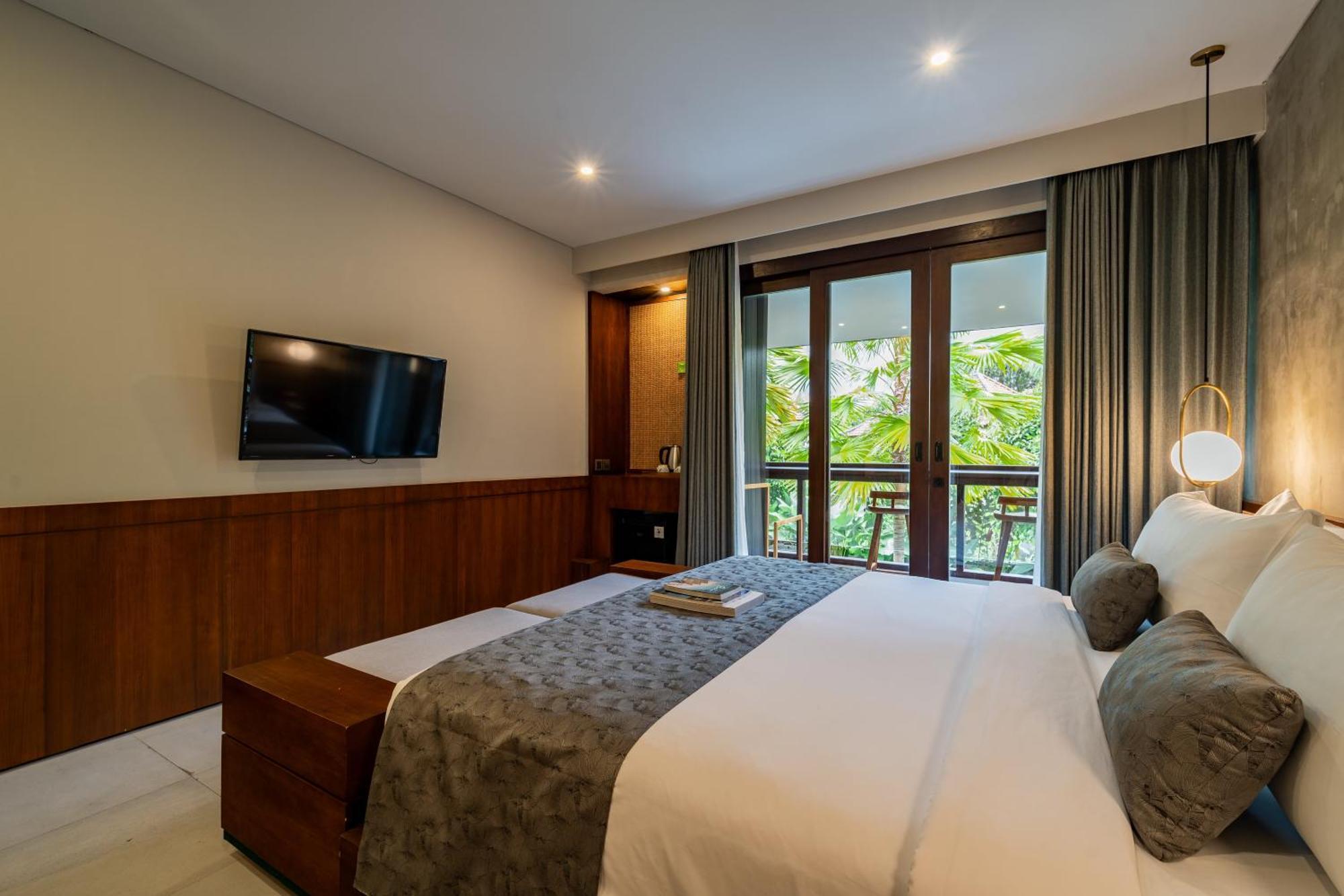 Double Room Pool View