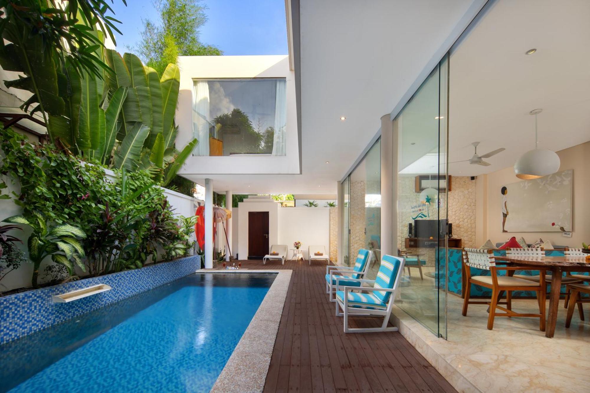 Three-Bedroom Villa Private Pool 6 mins walk to the beach