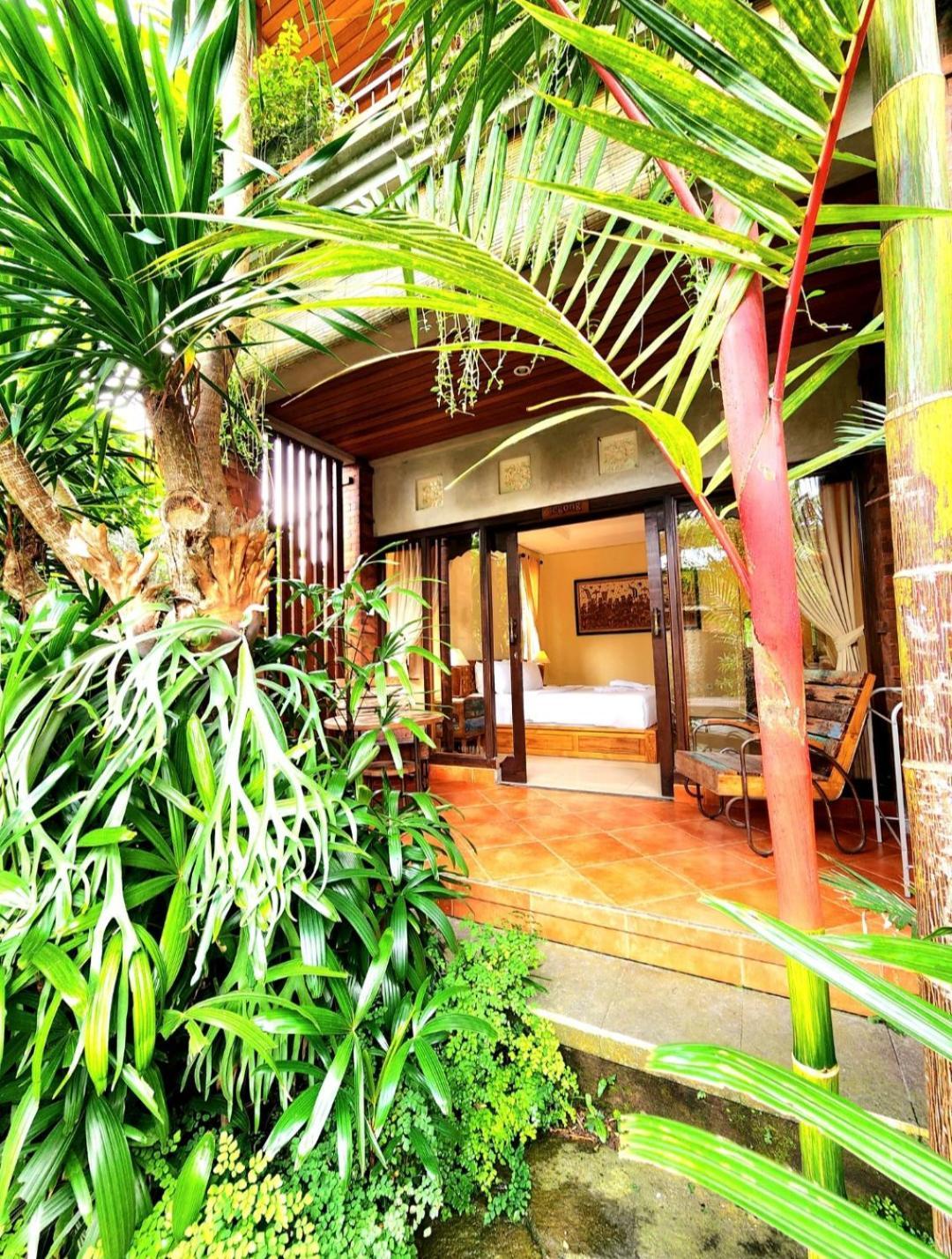Queen Room Pool View