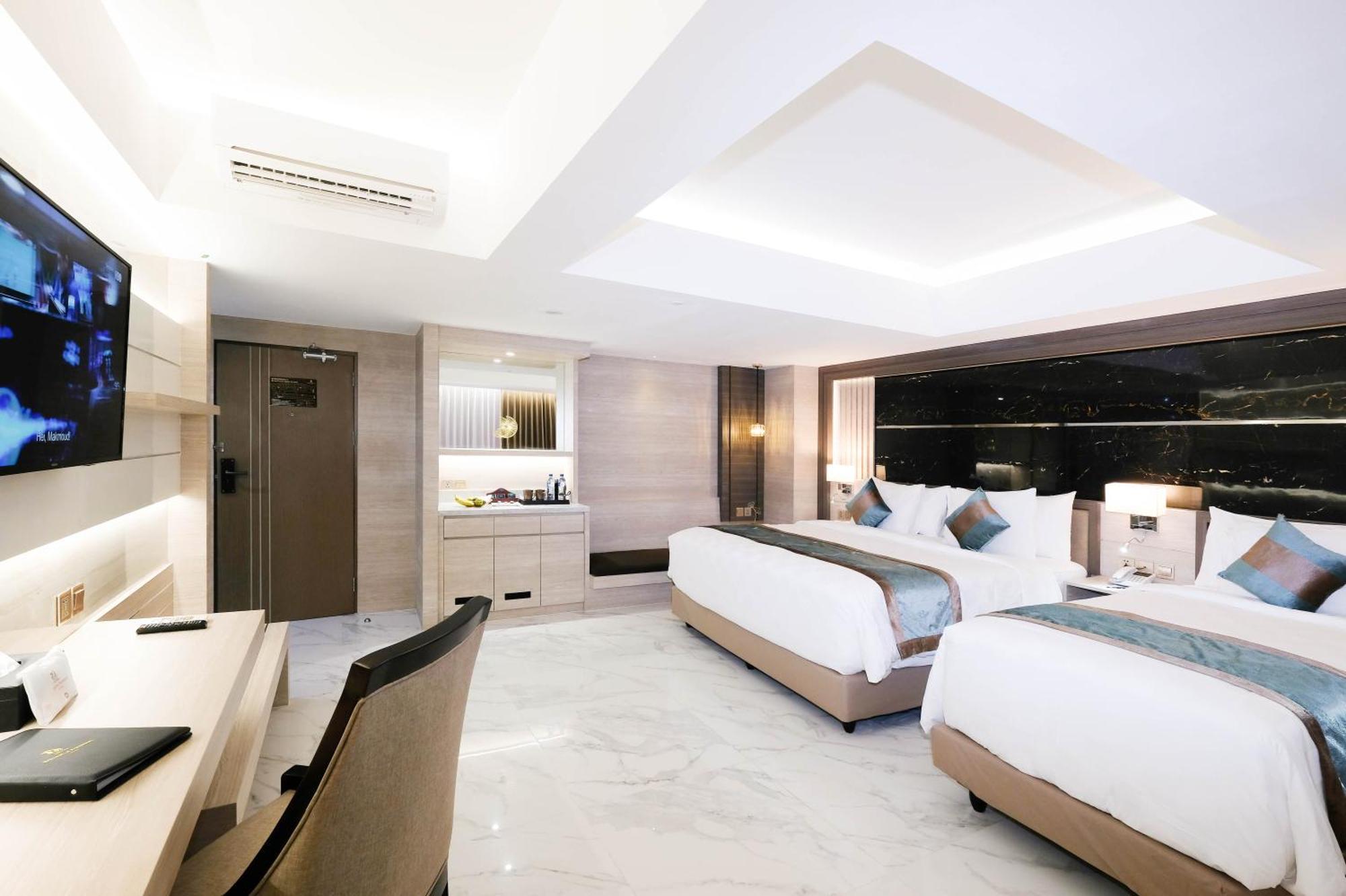 Grand Deluxe Room