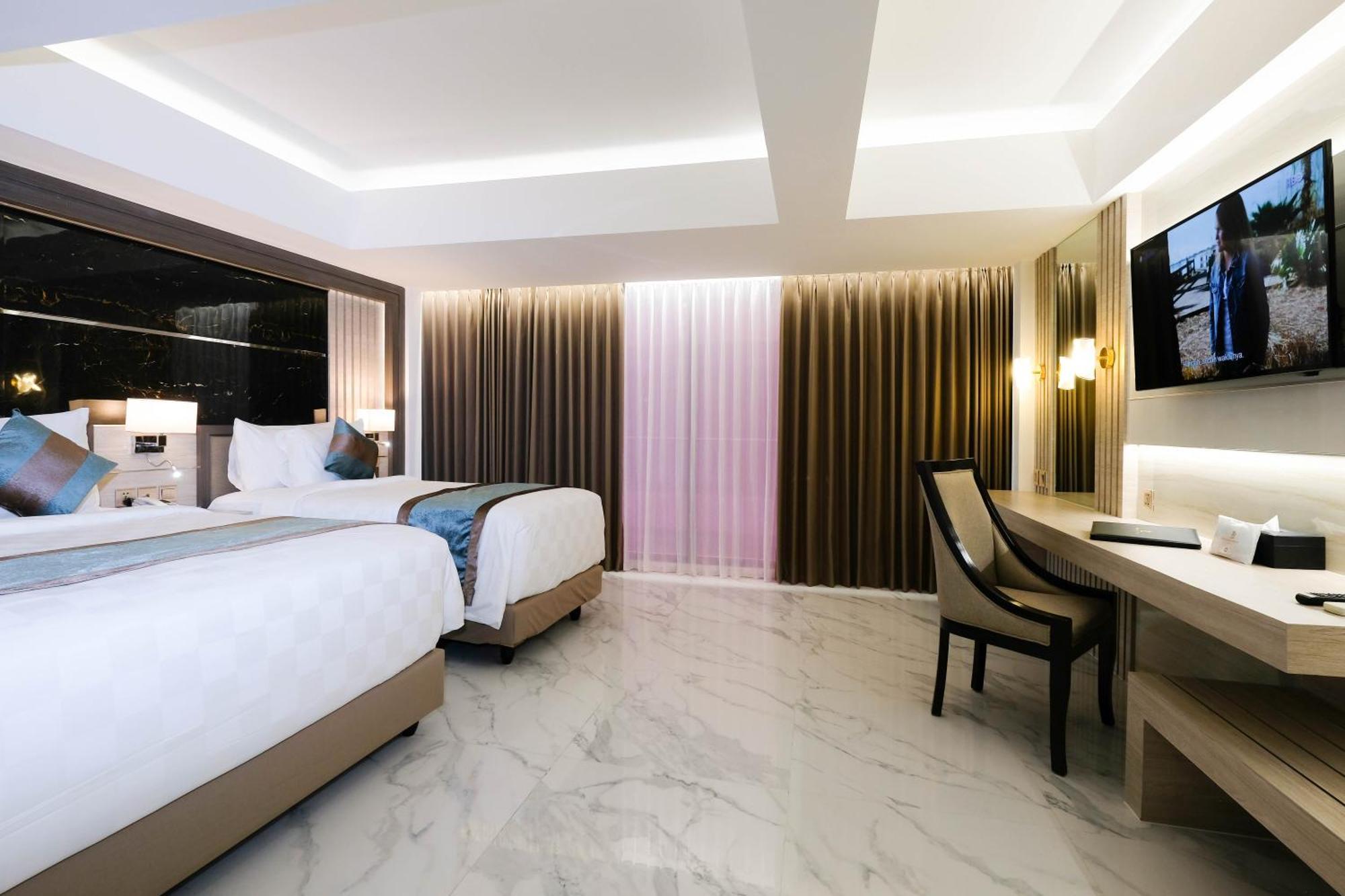 Grand Deluxe Room