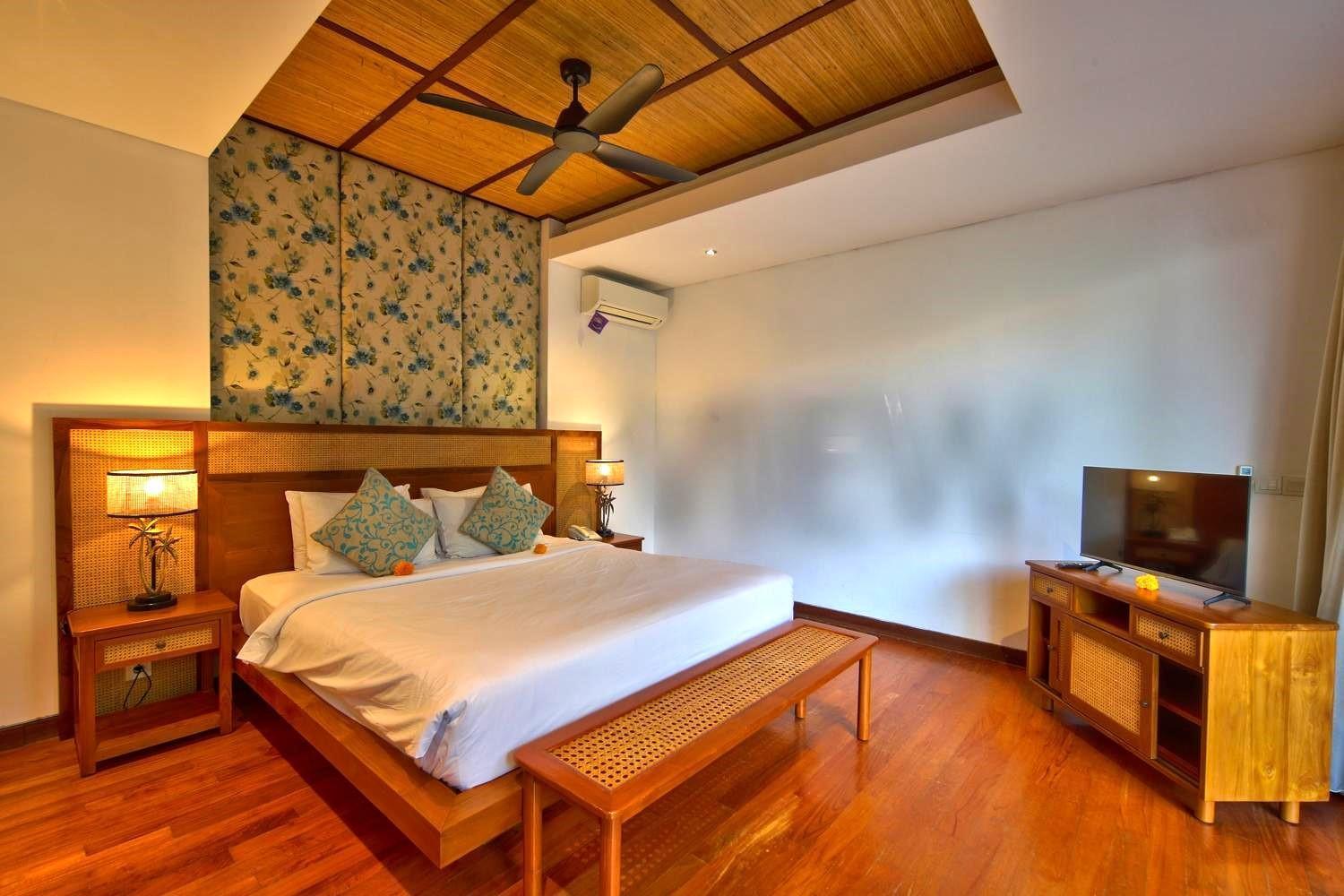 Two-Bedroom Villa Private Pool 6 mins walk to the beach