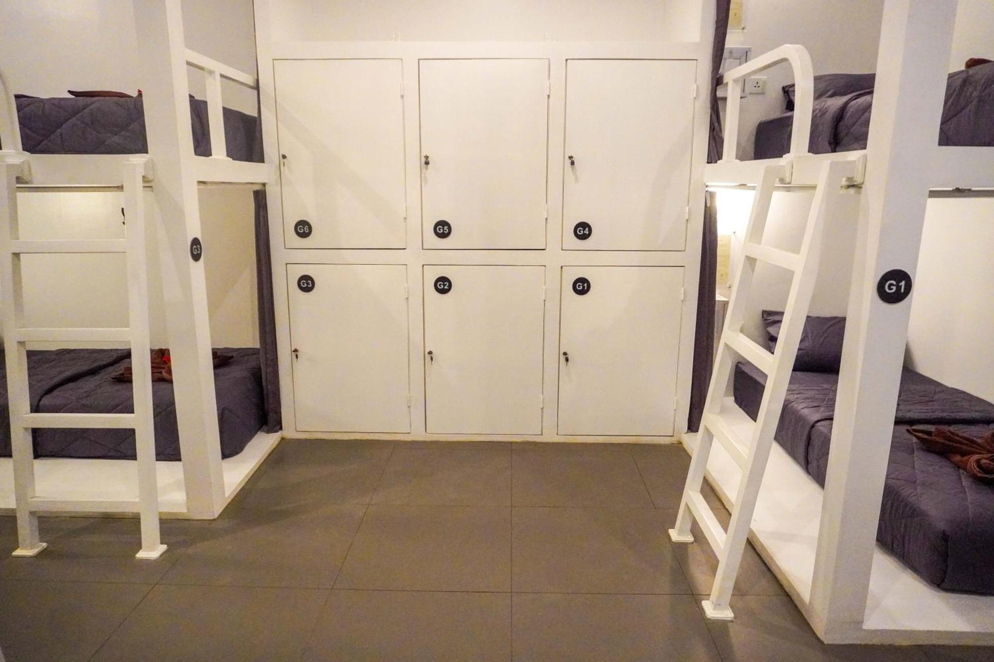 Bed 6-Bed Female Dormitory Room