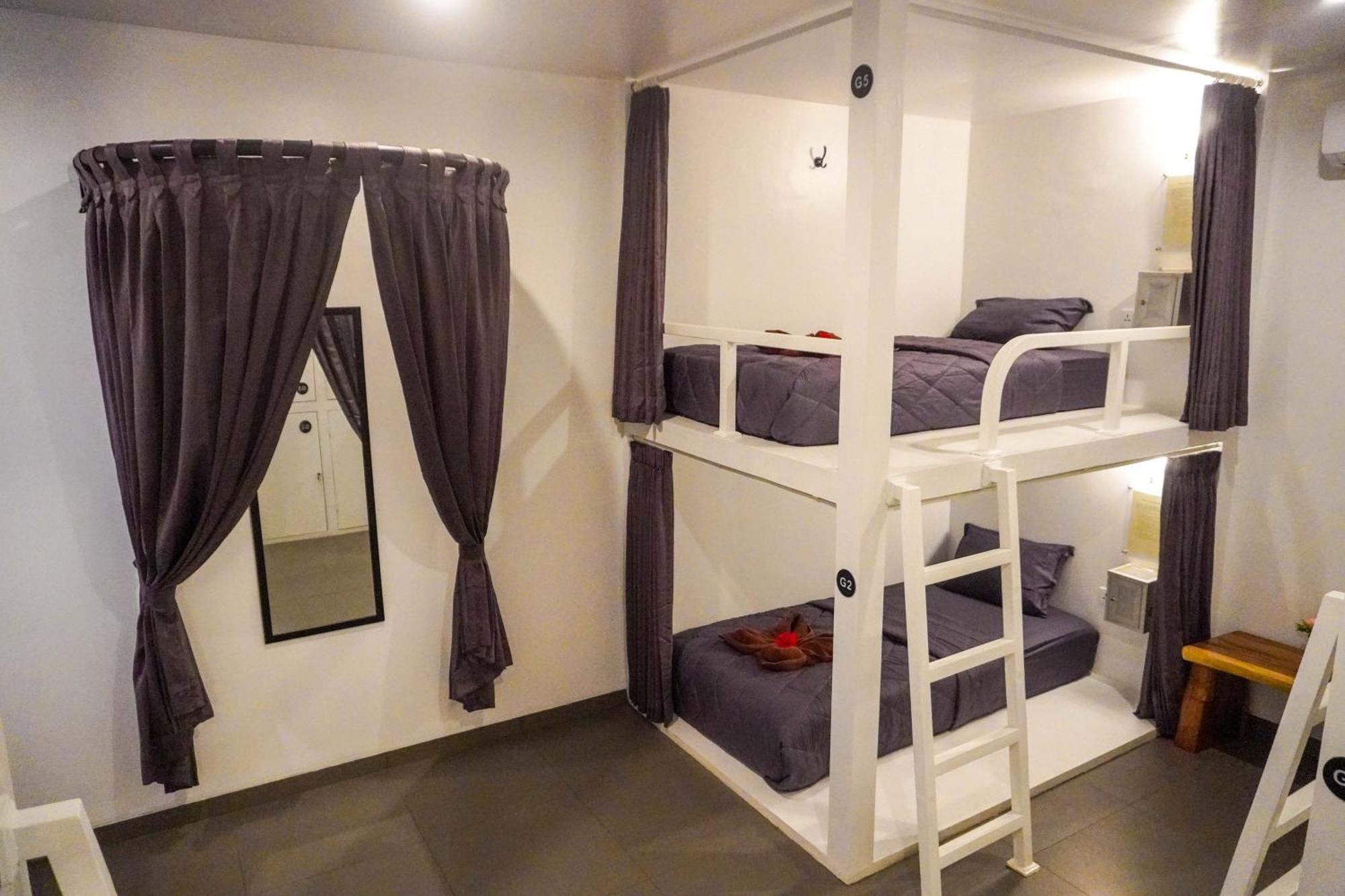 Bed 6-Bed Female Dormitory Room
