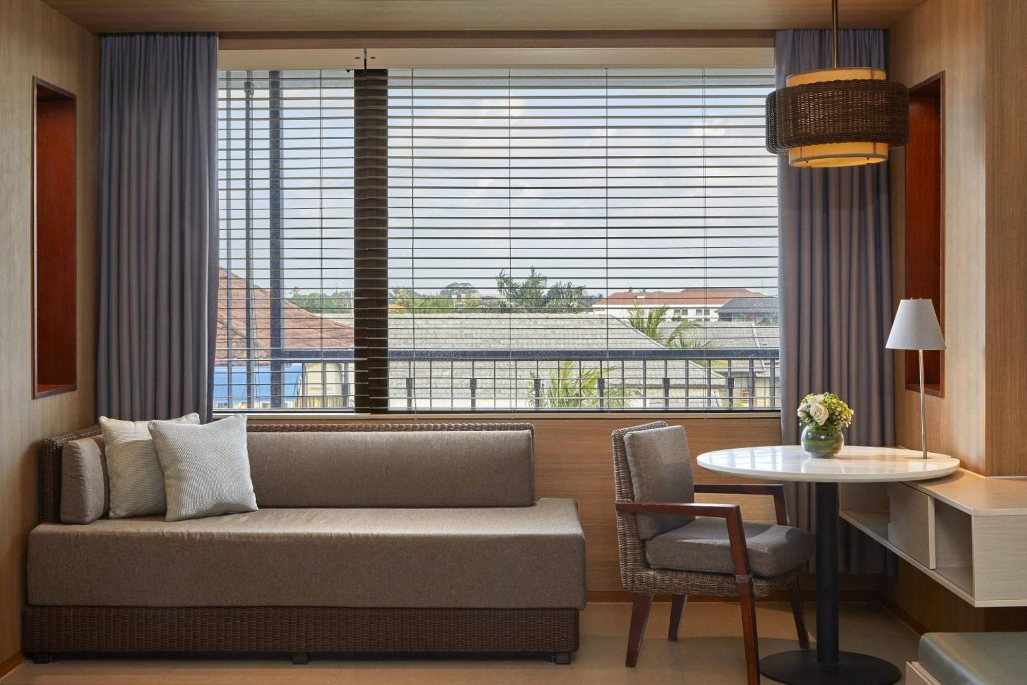 Deluxe Family Room City View
