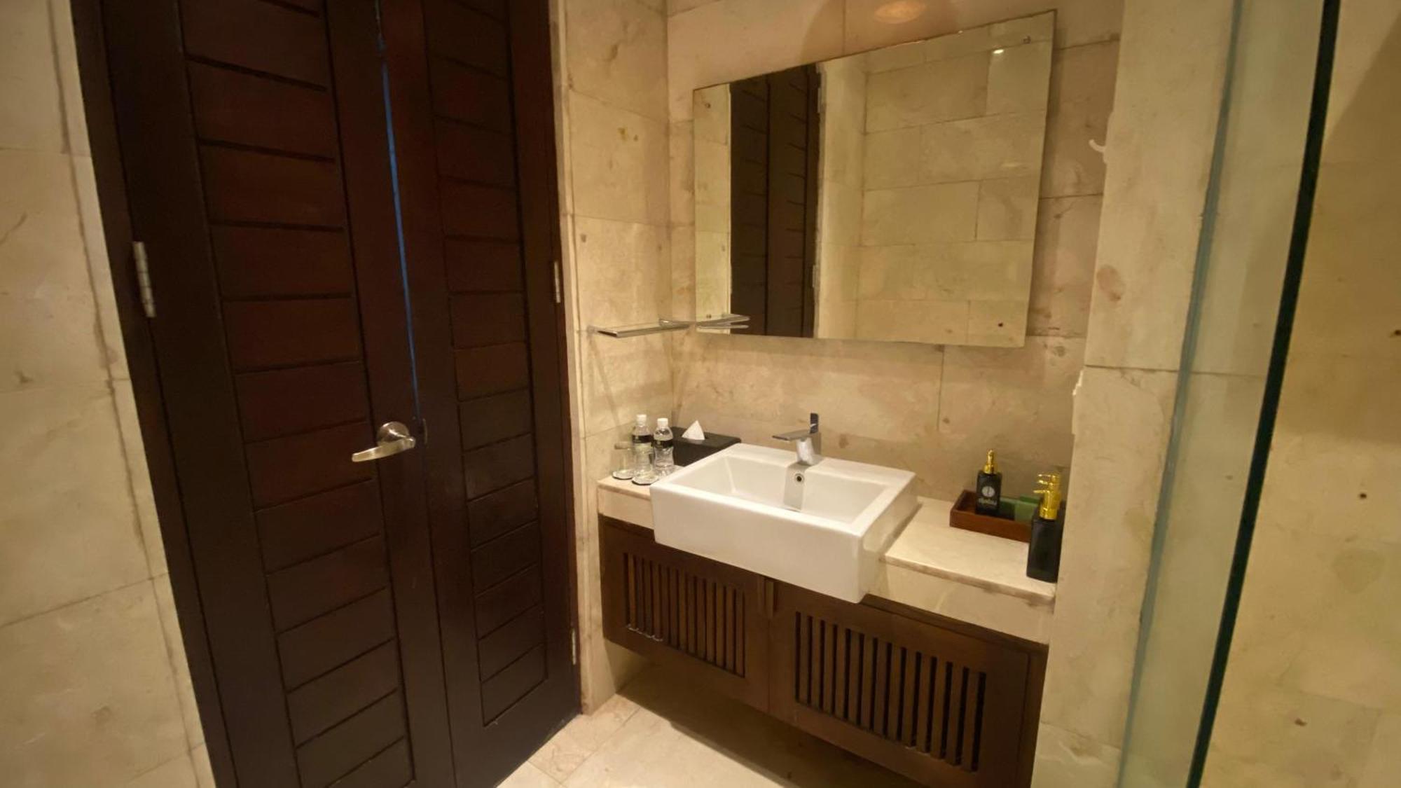 Deluxe Double Room Living Kitchen