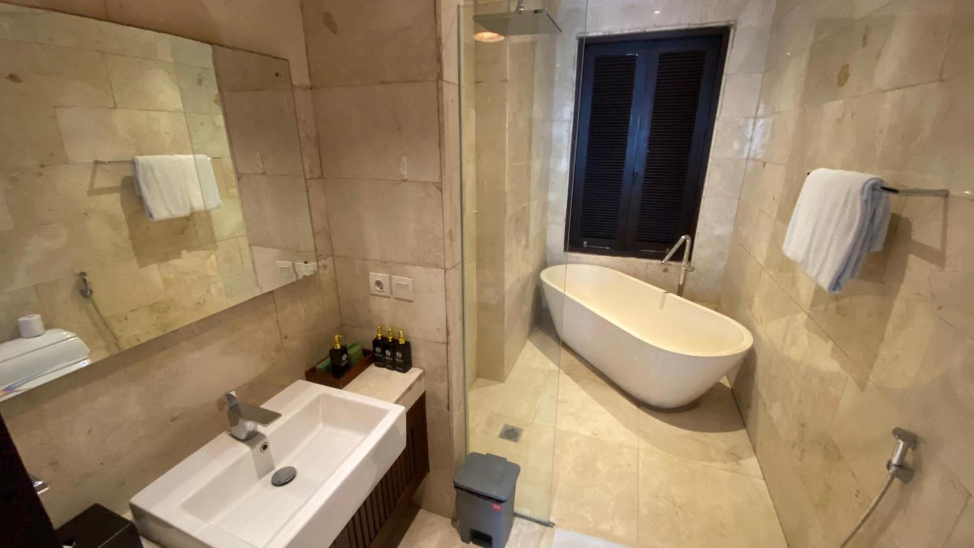 Deluxe Double Room Living Kitchen
