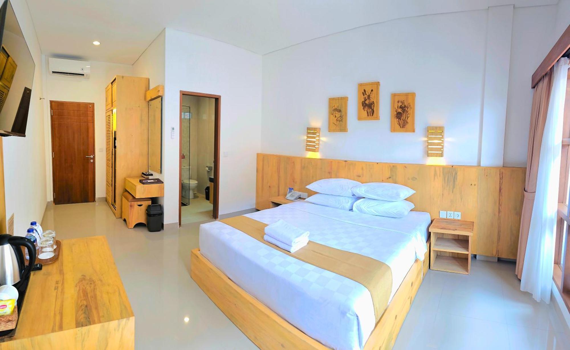 Superior Double Room Shower