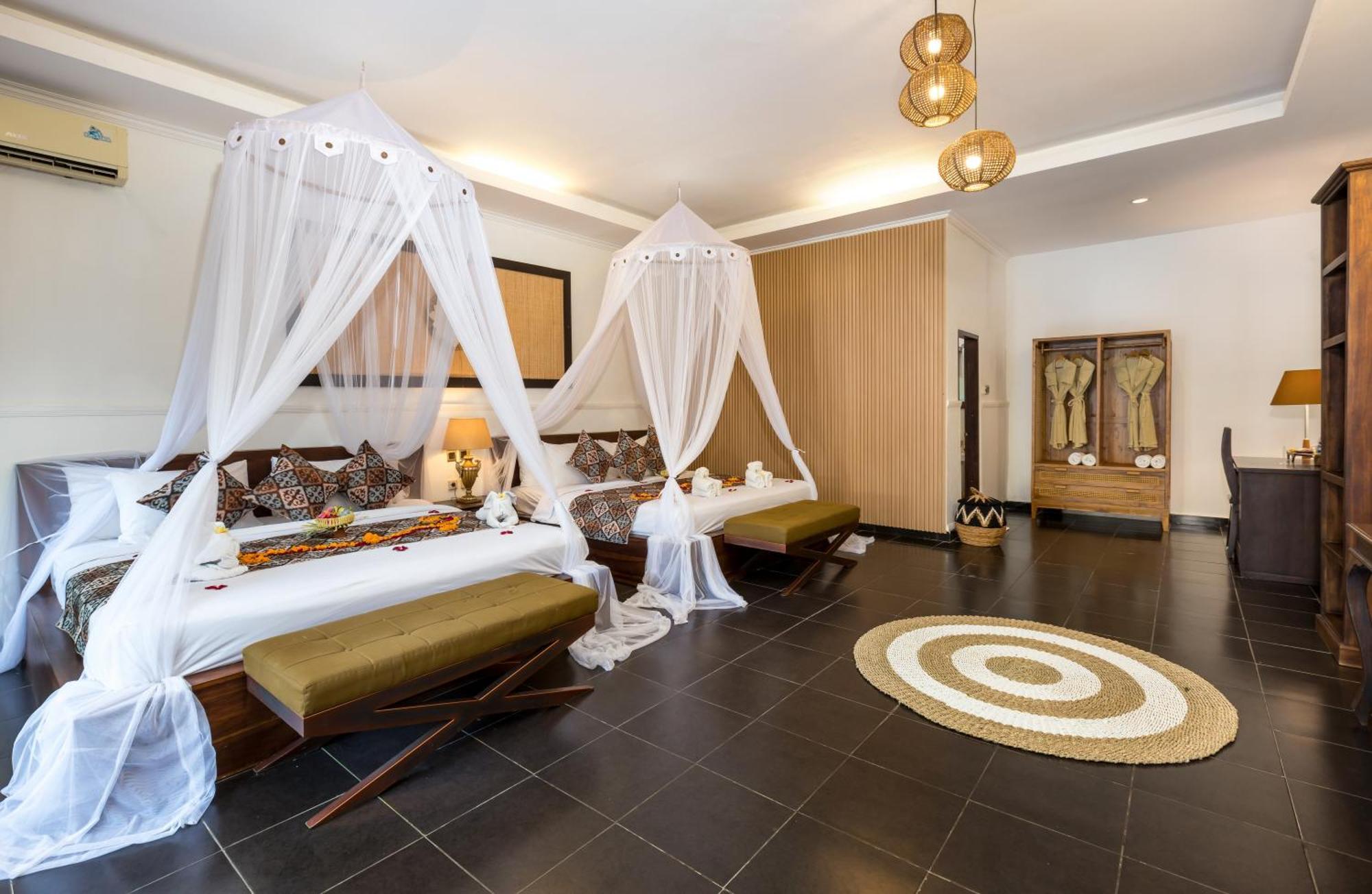 Deluxe Family Room Two King Beds
