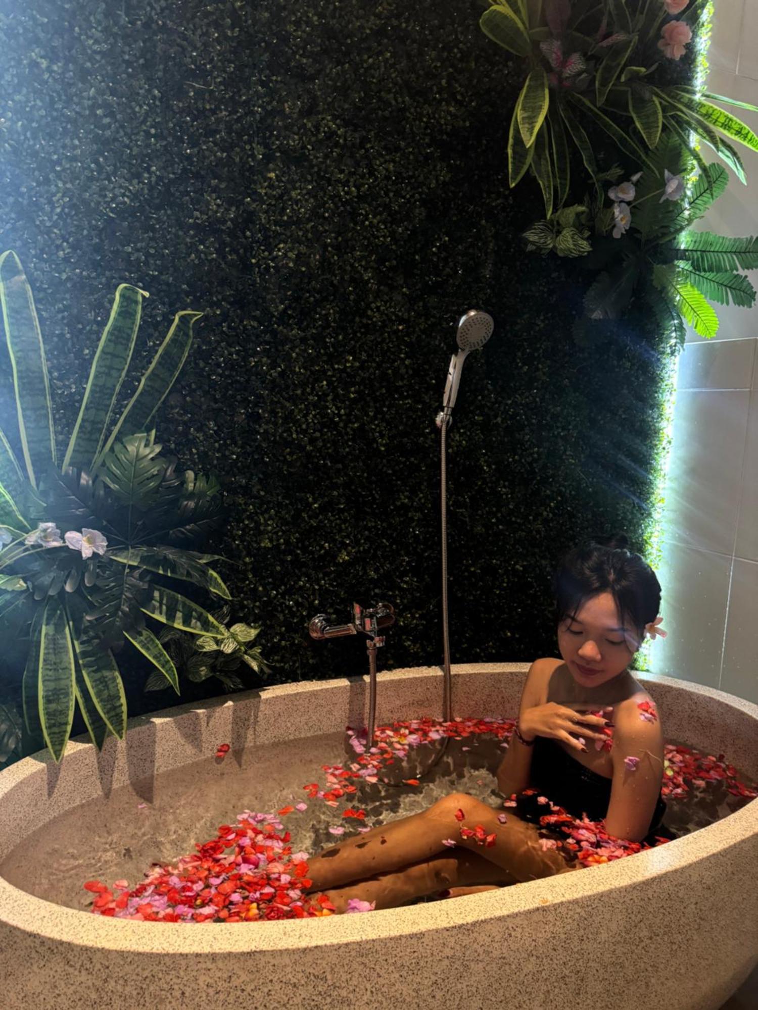 Deluxe King Room,1631575888:JPEG