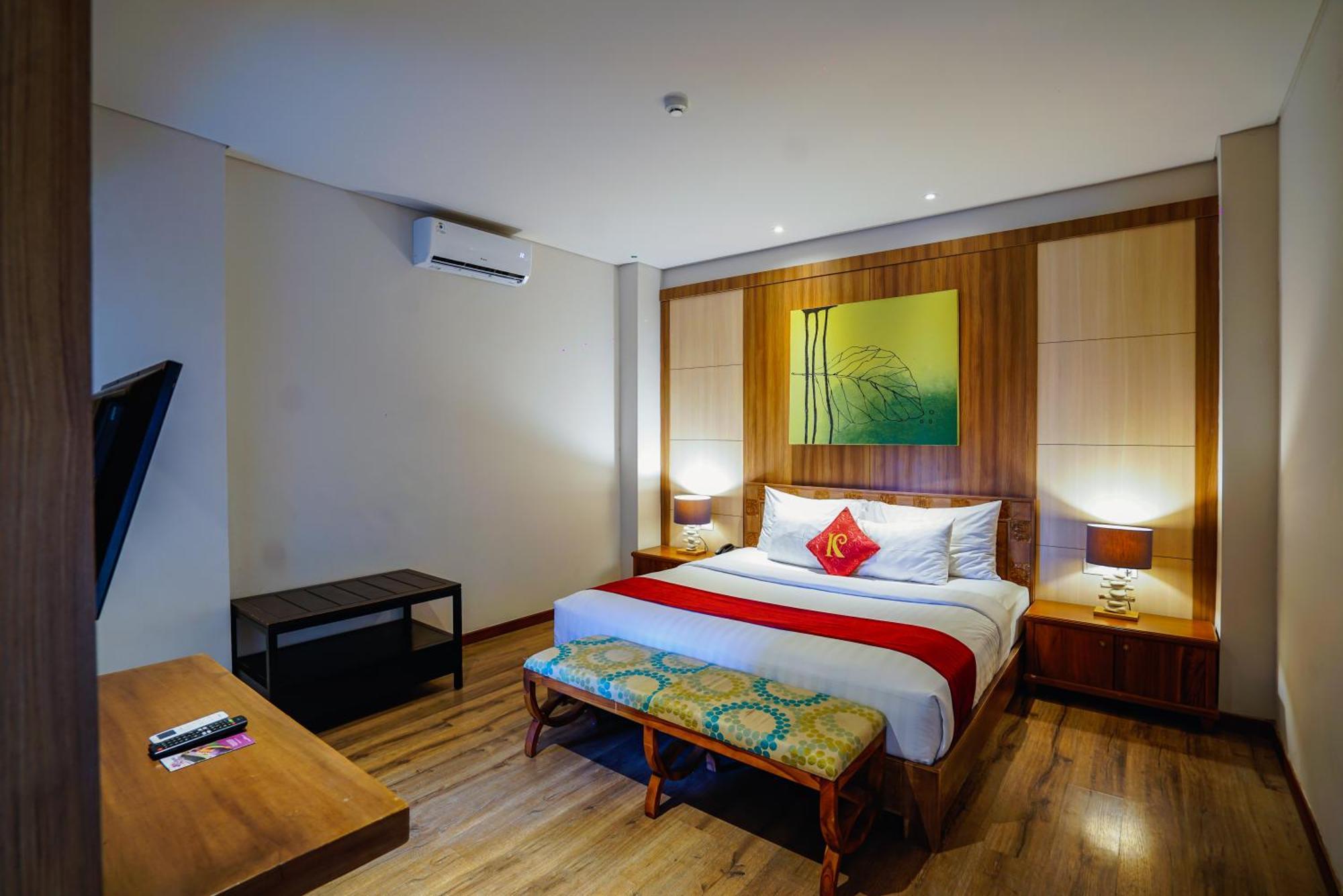 Kirana Suite Room Living Room Bath Tub