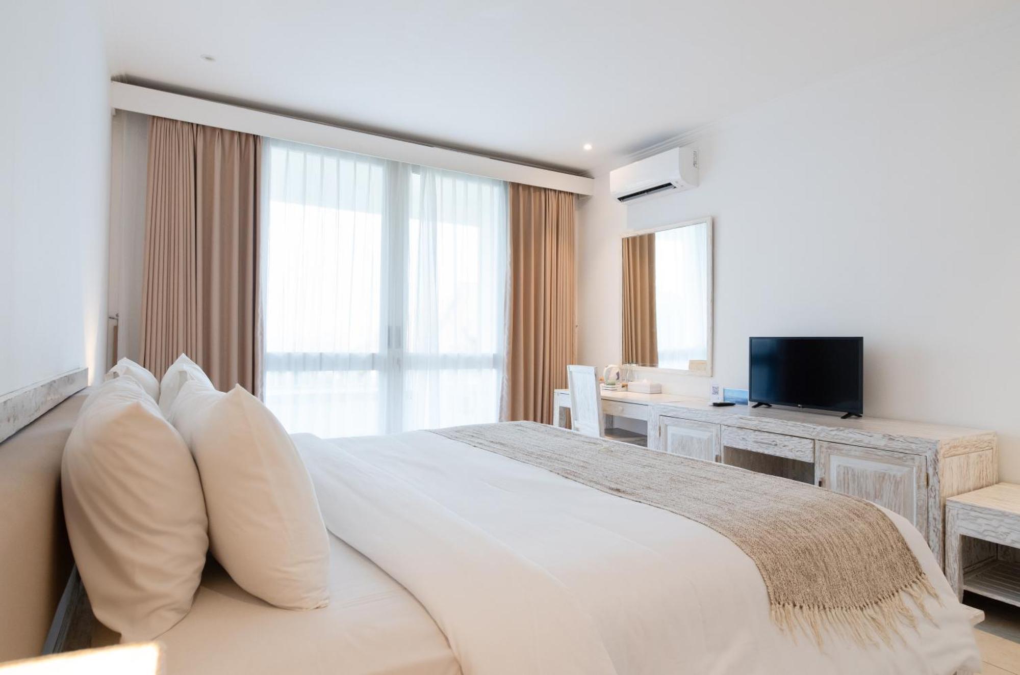 Double Sea View Room with Free Entrance to Single Fin Sunday Party