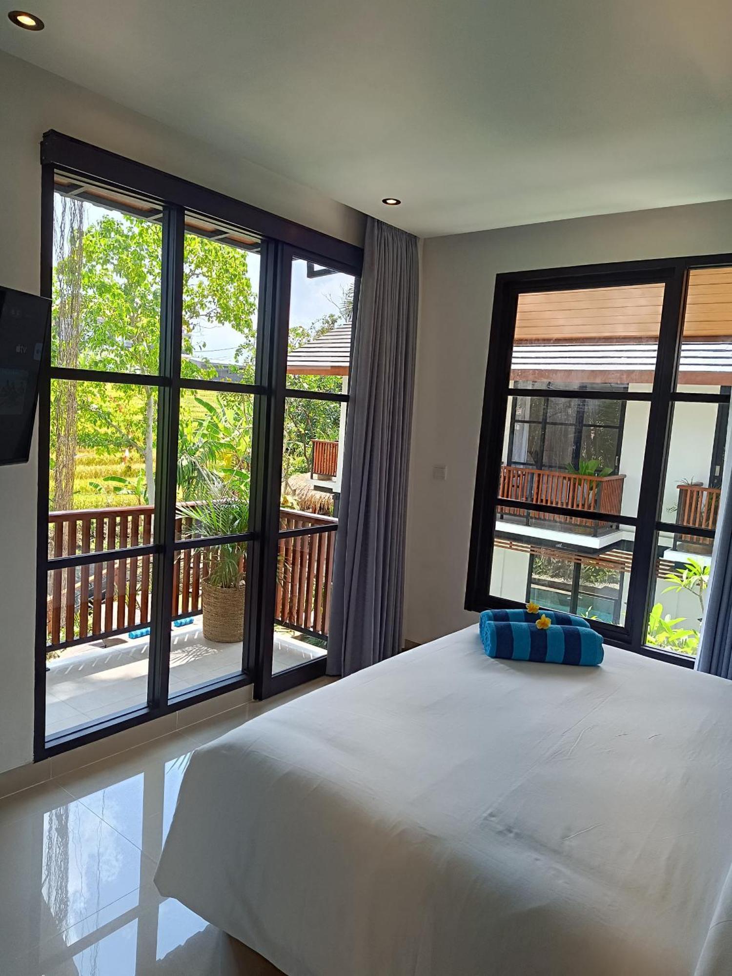 Deluxe Paripadi Balcony