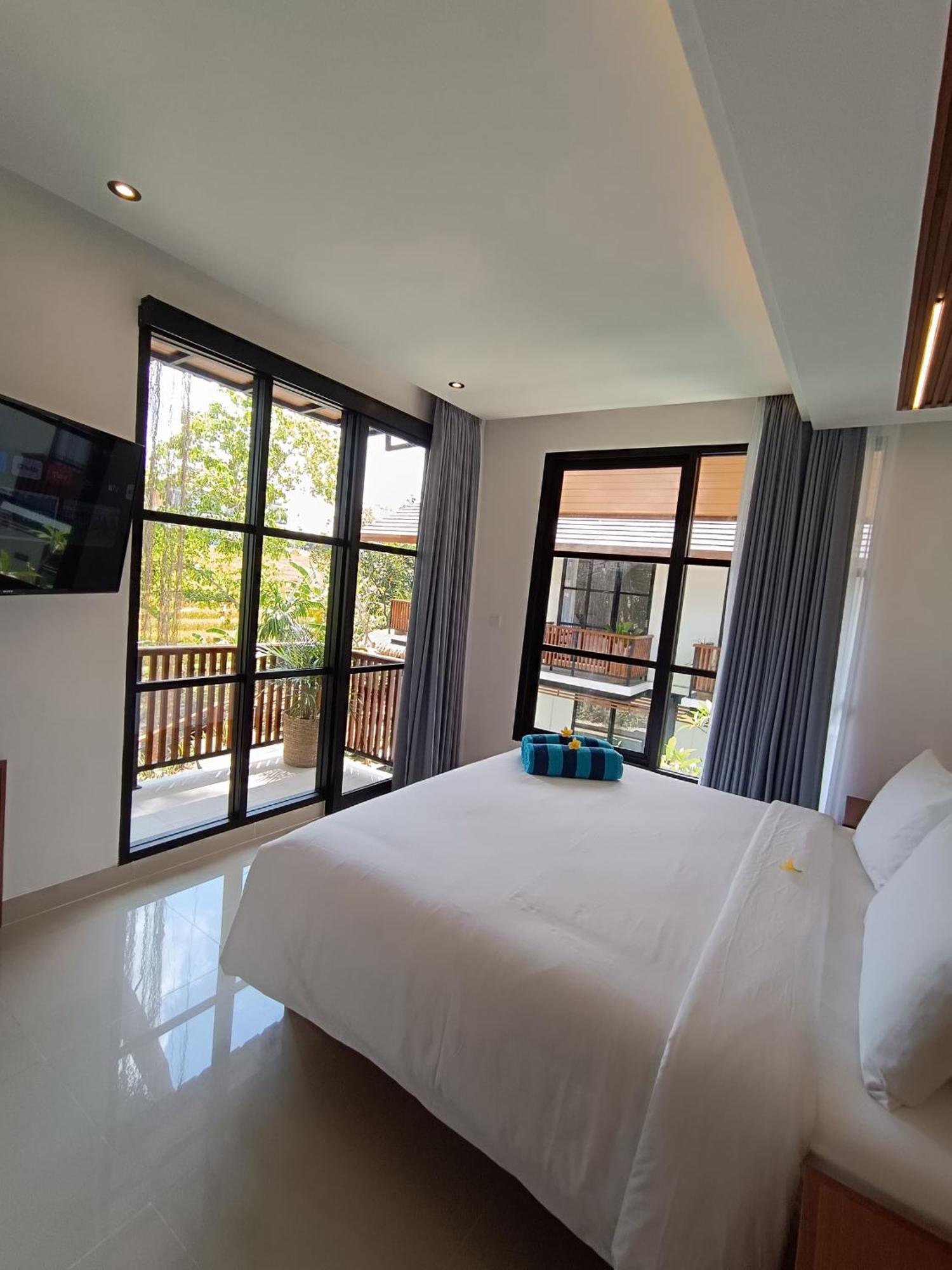 Deluxe Paripadi Balcony