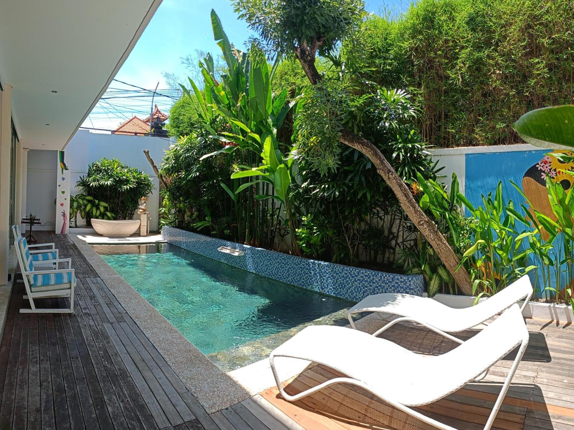 Two-Bedroom Villa Private Pool 6 mins walk to the beach