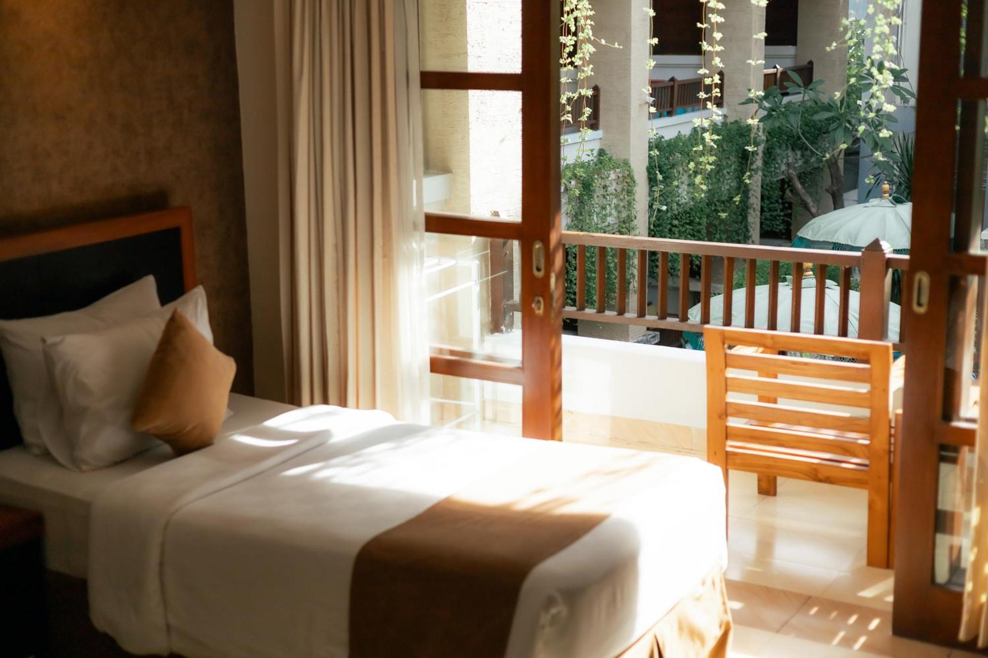 Deluxe Double or Twin Room Pool View,1661117982:JPEG