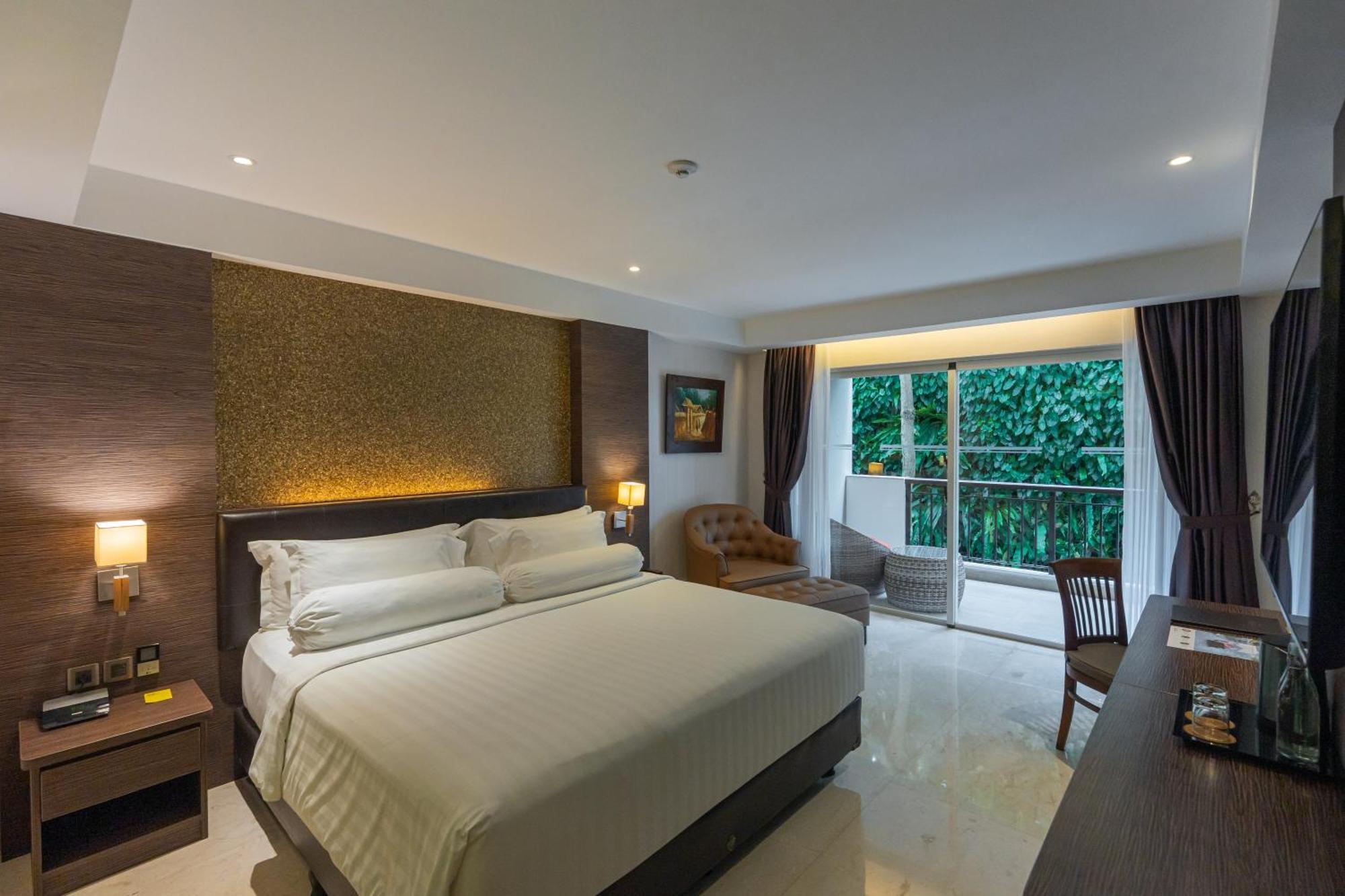 Deluxe King Balcony Room Vertical Garden View daily shuttle to Ubud City Photo Session Art Gallery Visit 24-hour access to Fitness Center Welcome Drink Kids Activities