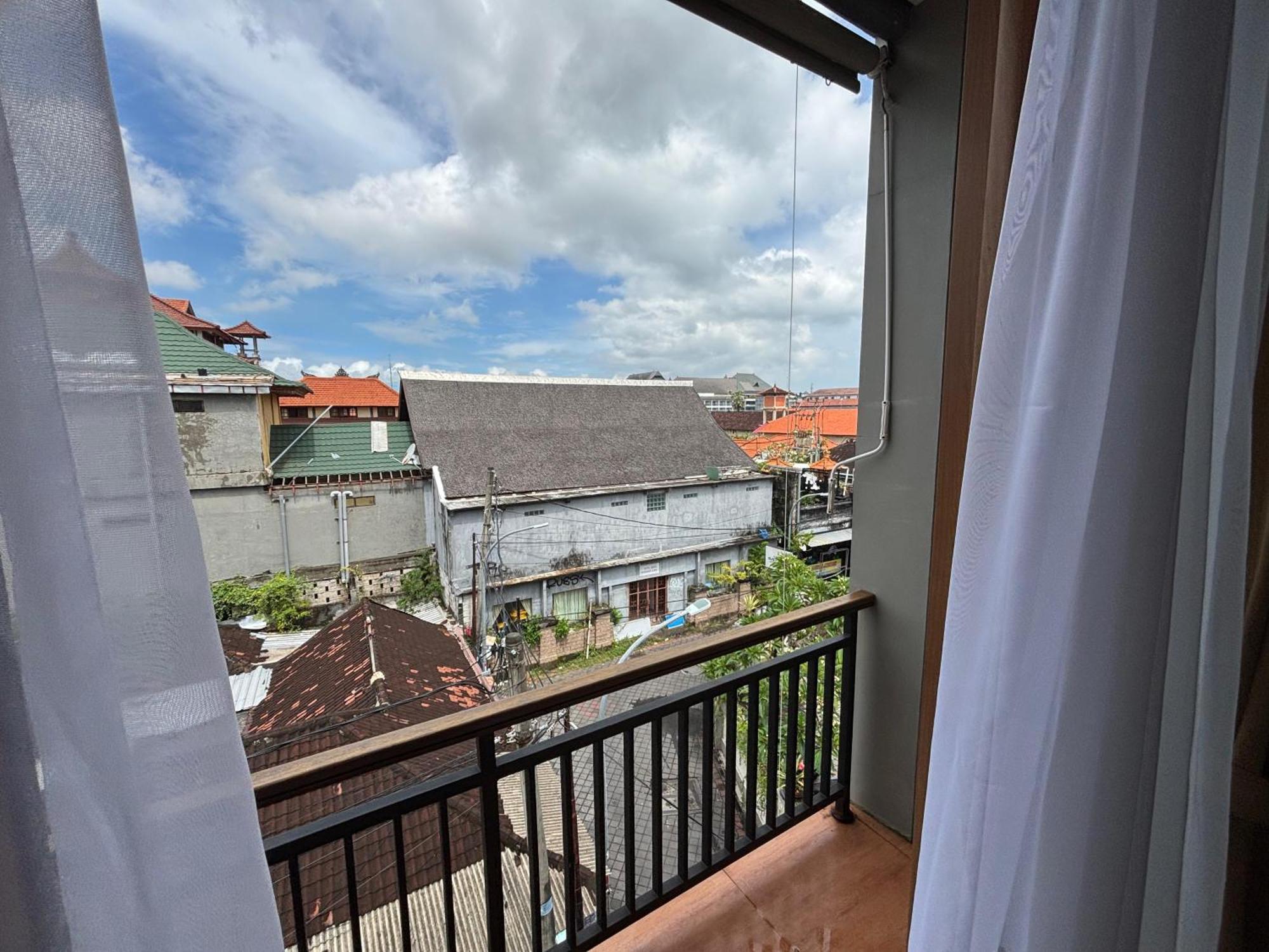 Standard Twin Room City View