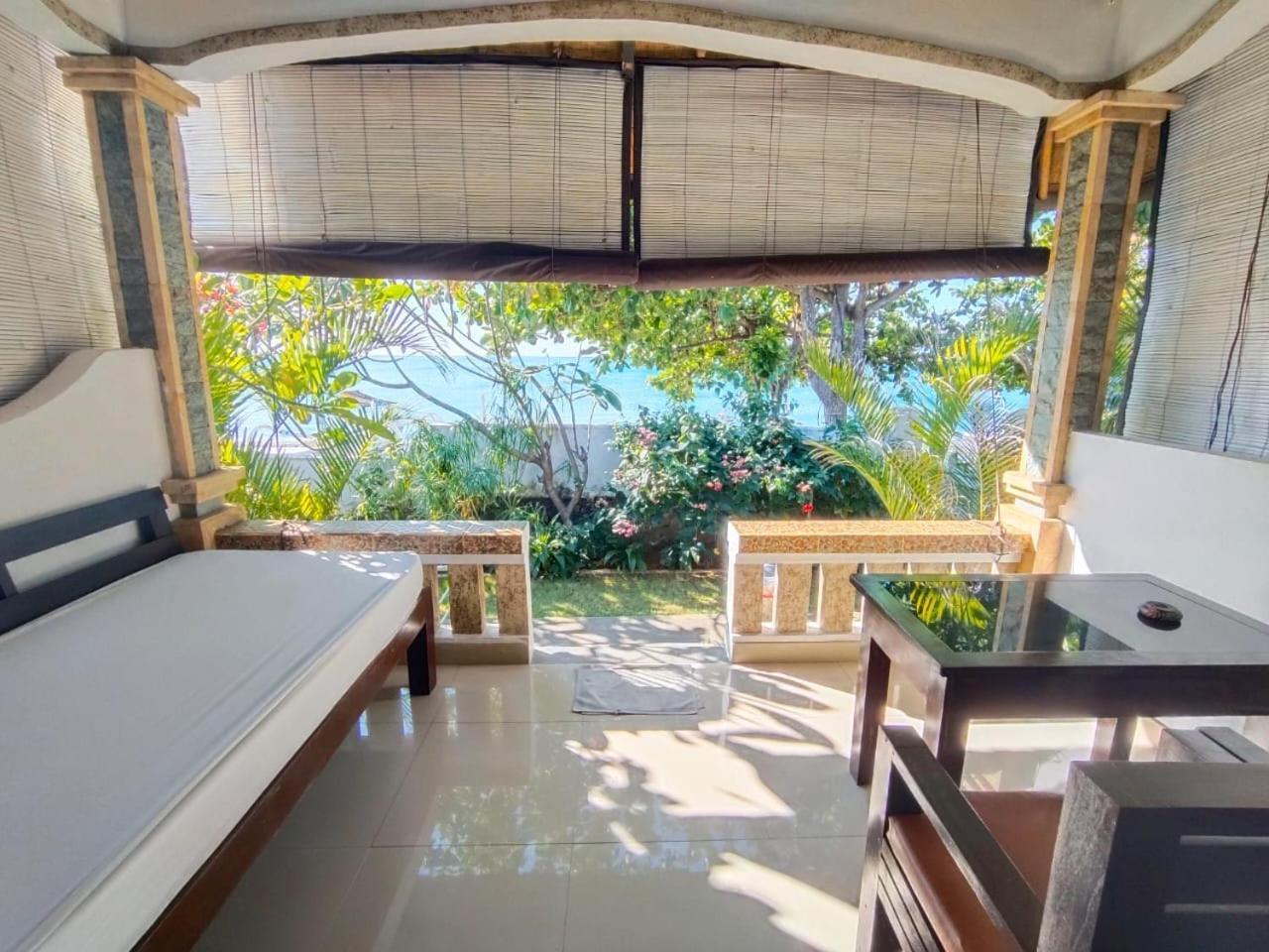 Beach-front Bungalow Ocean View
