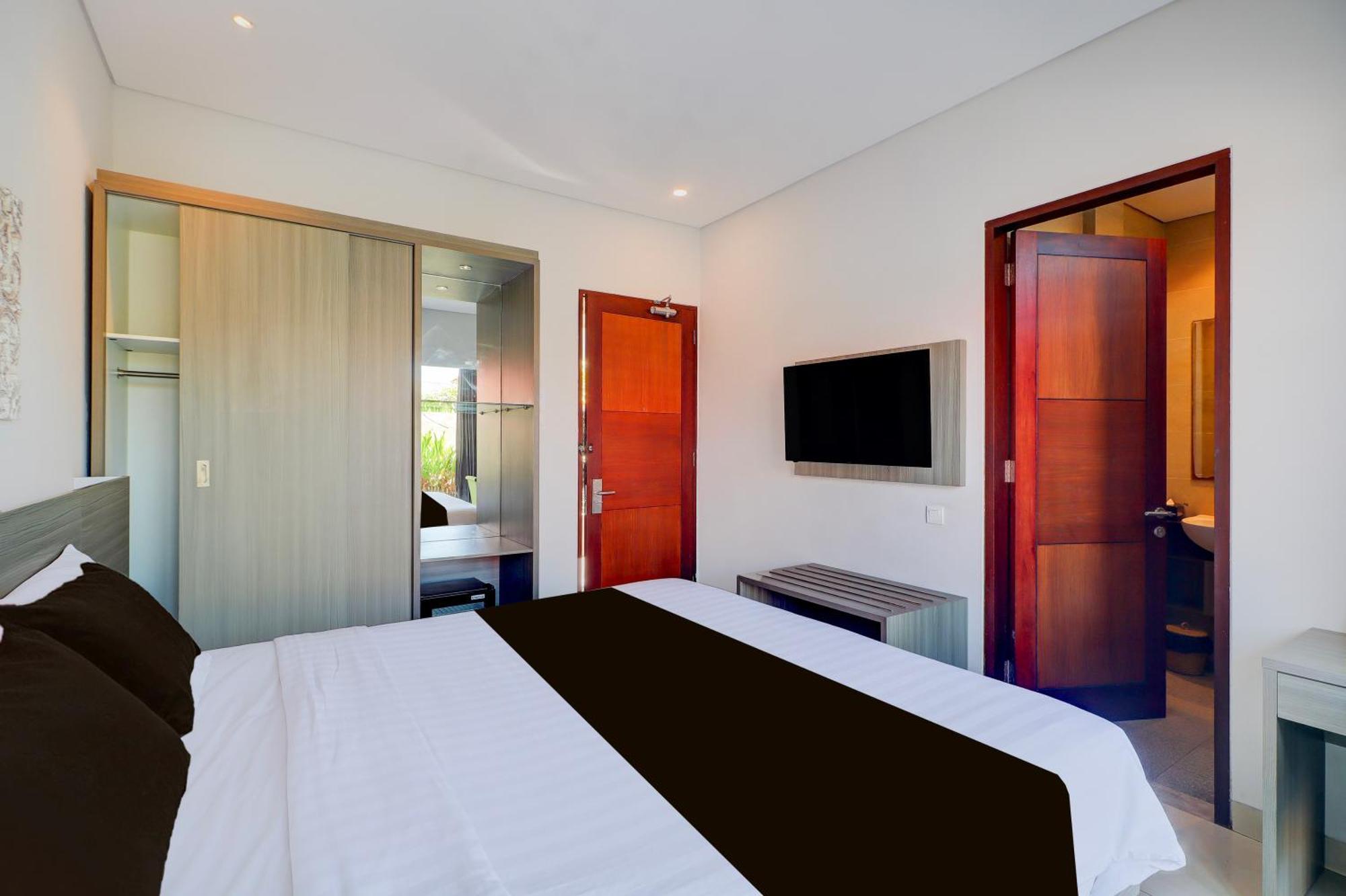 King Suite Pool View
