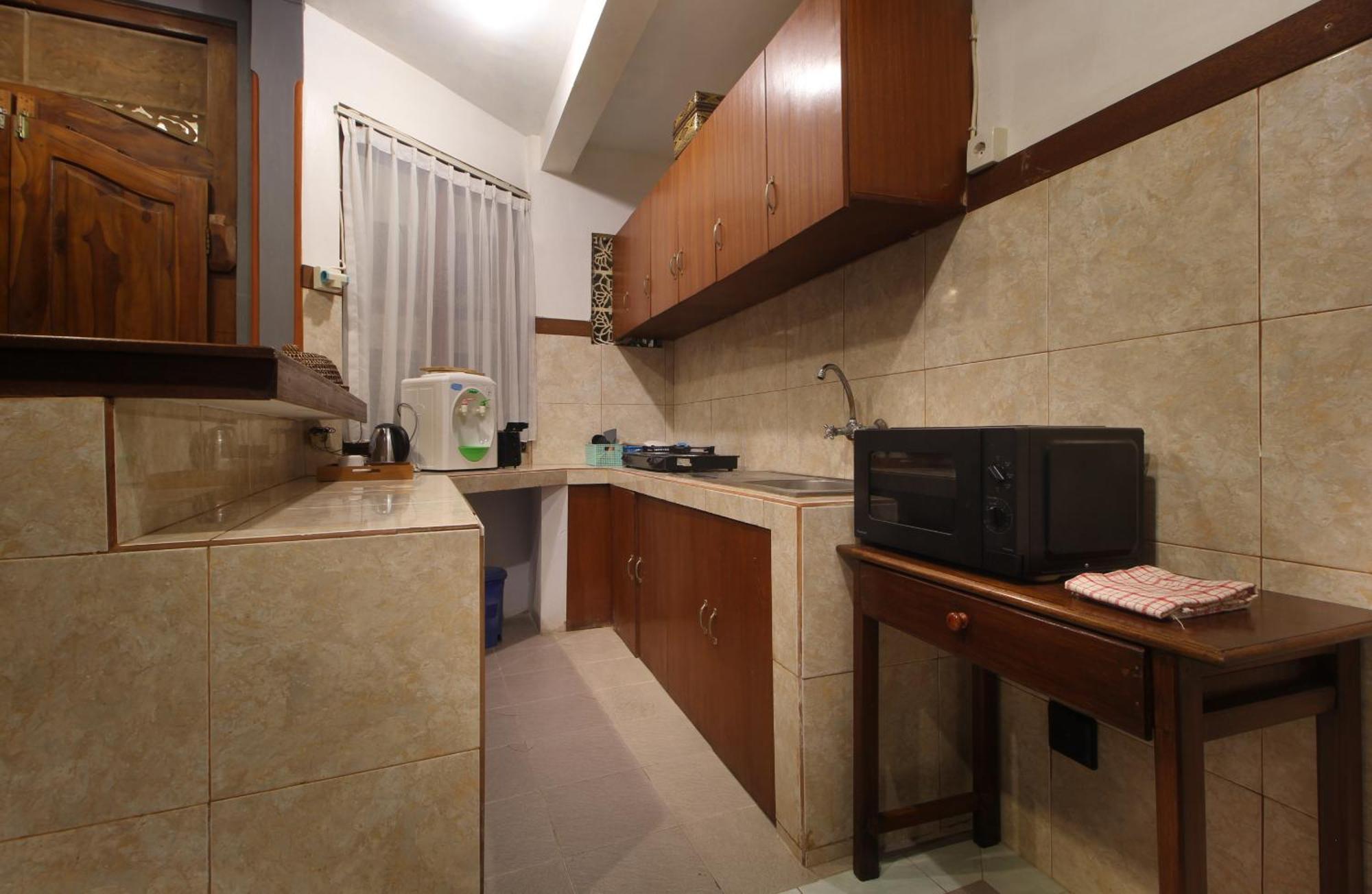 One-Bedroom Suite Kitchenette,1698005364:JPEG