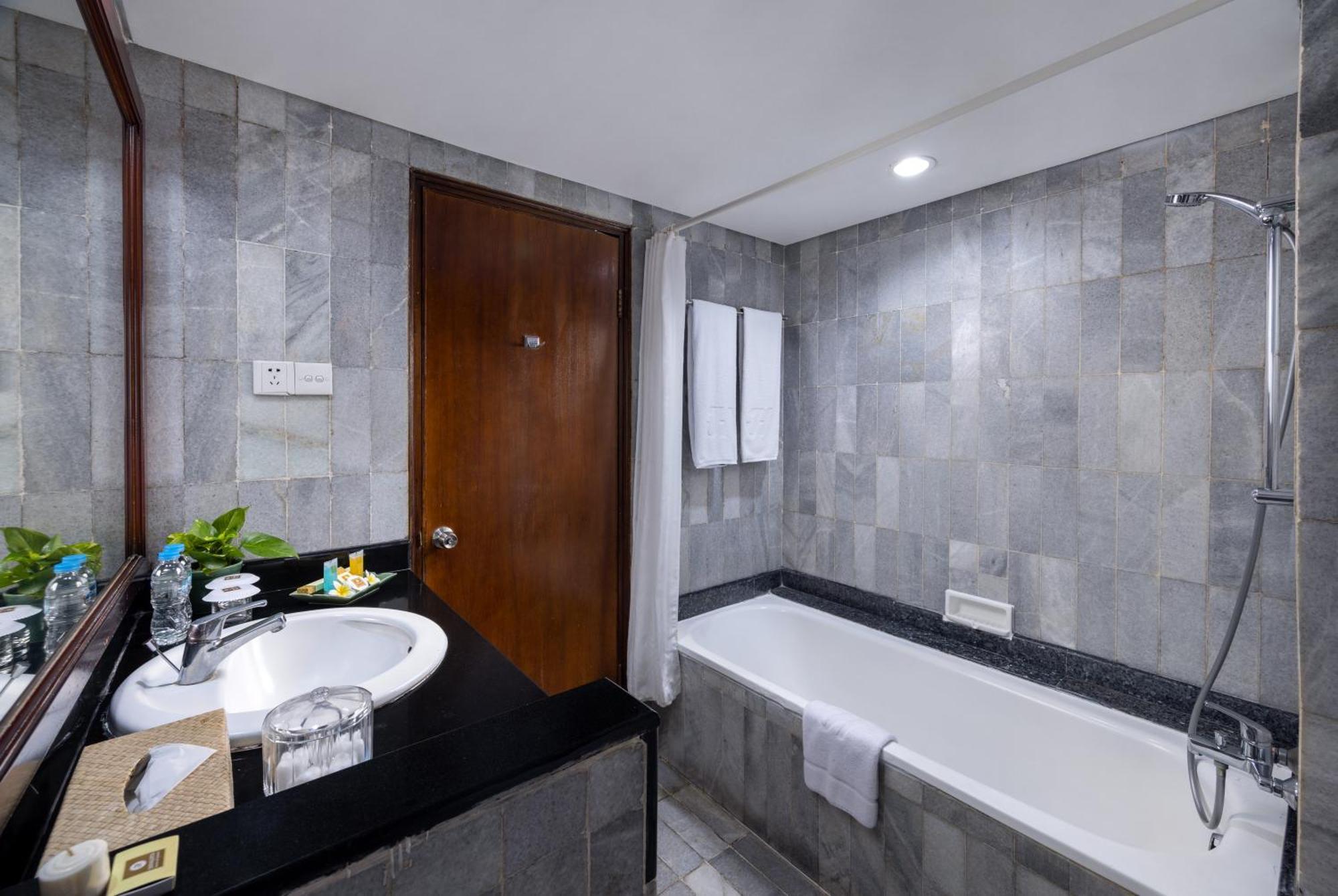 Interconnecting Deluxe Double or Twin Rooms,1697832580:JPEG