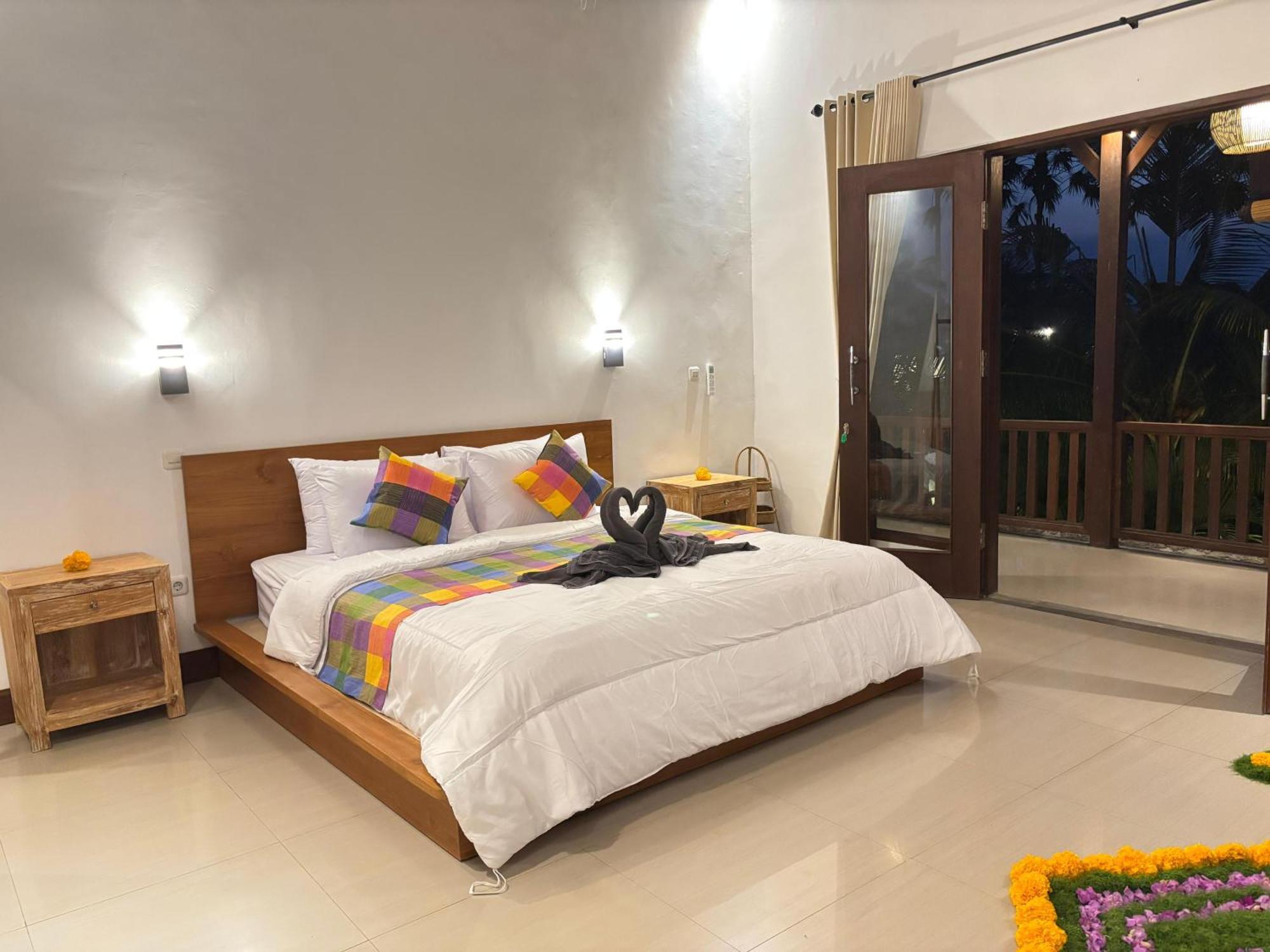 Deluxe Double Room with Rice field View