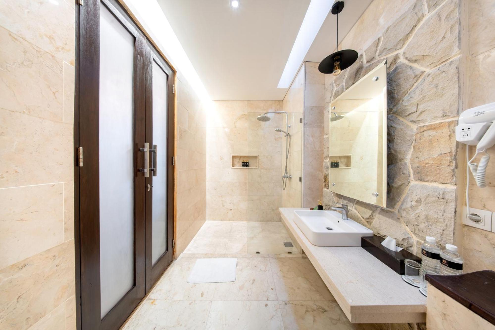 Deluxe Double Room Pool Access