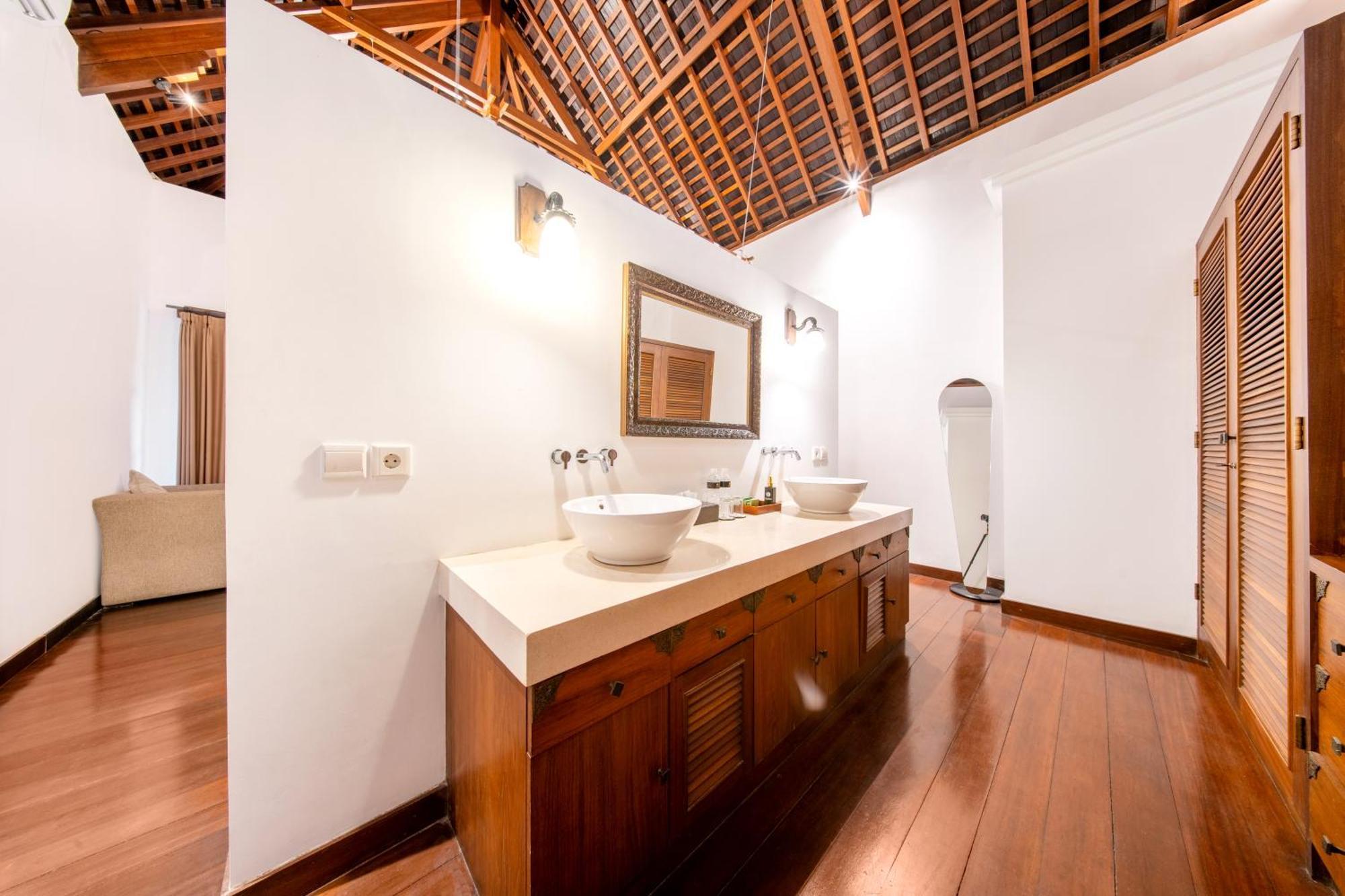 Superior Double Room Pool View
