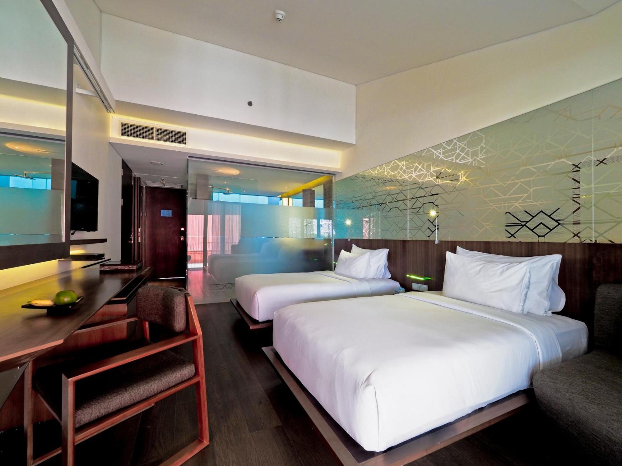 Club Twin Room