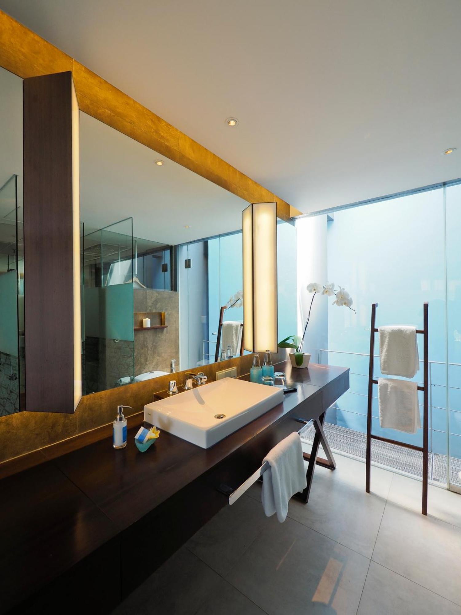 Club Twin Room