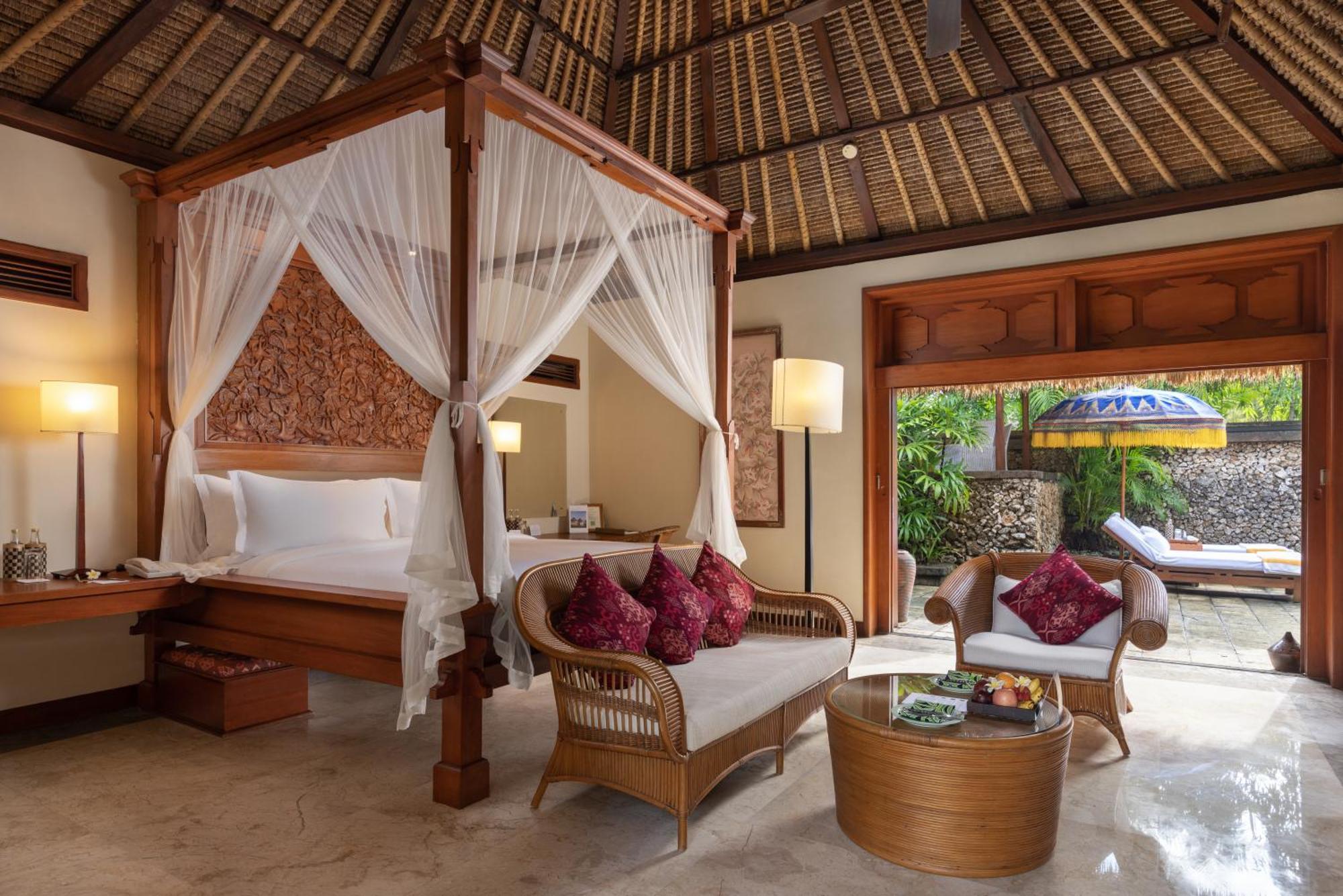 Luxury Villa Garden View