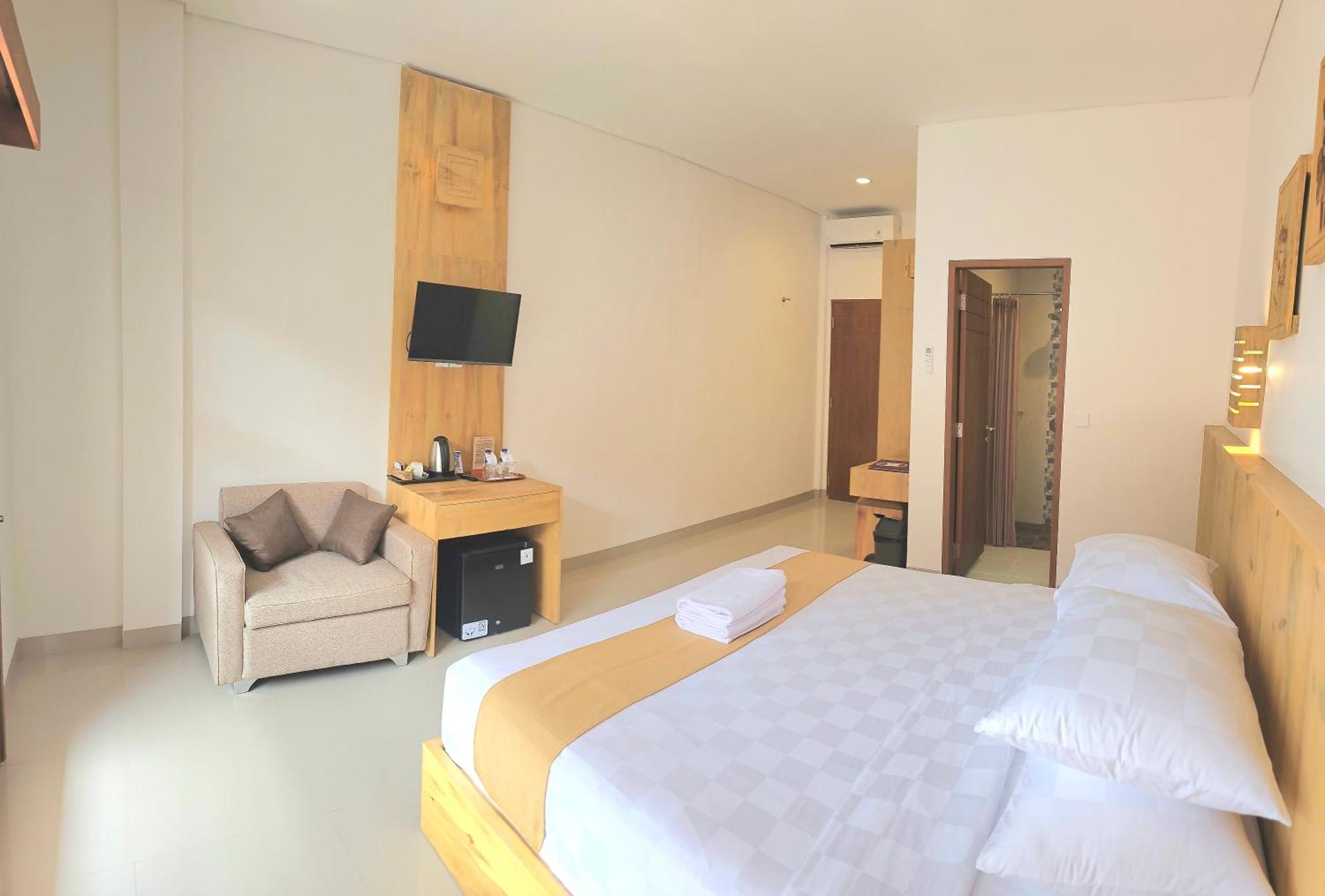 Superior Double Room Shower