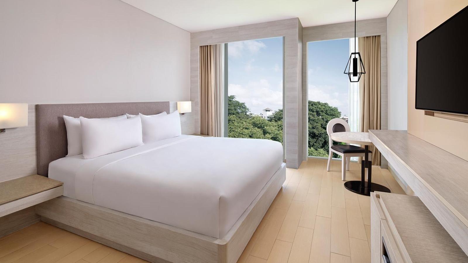 1 King Bed Deluxe Room Daily Mini-bar