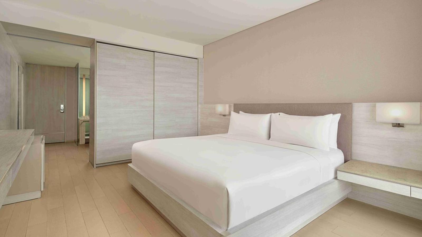 1 King Bed Deluxe Room Daily Mini-bar