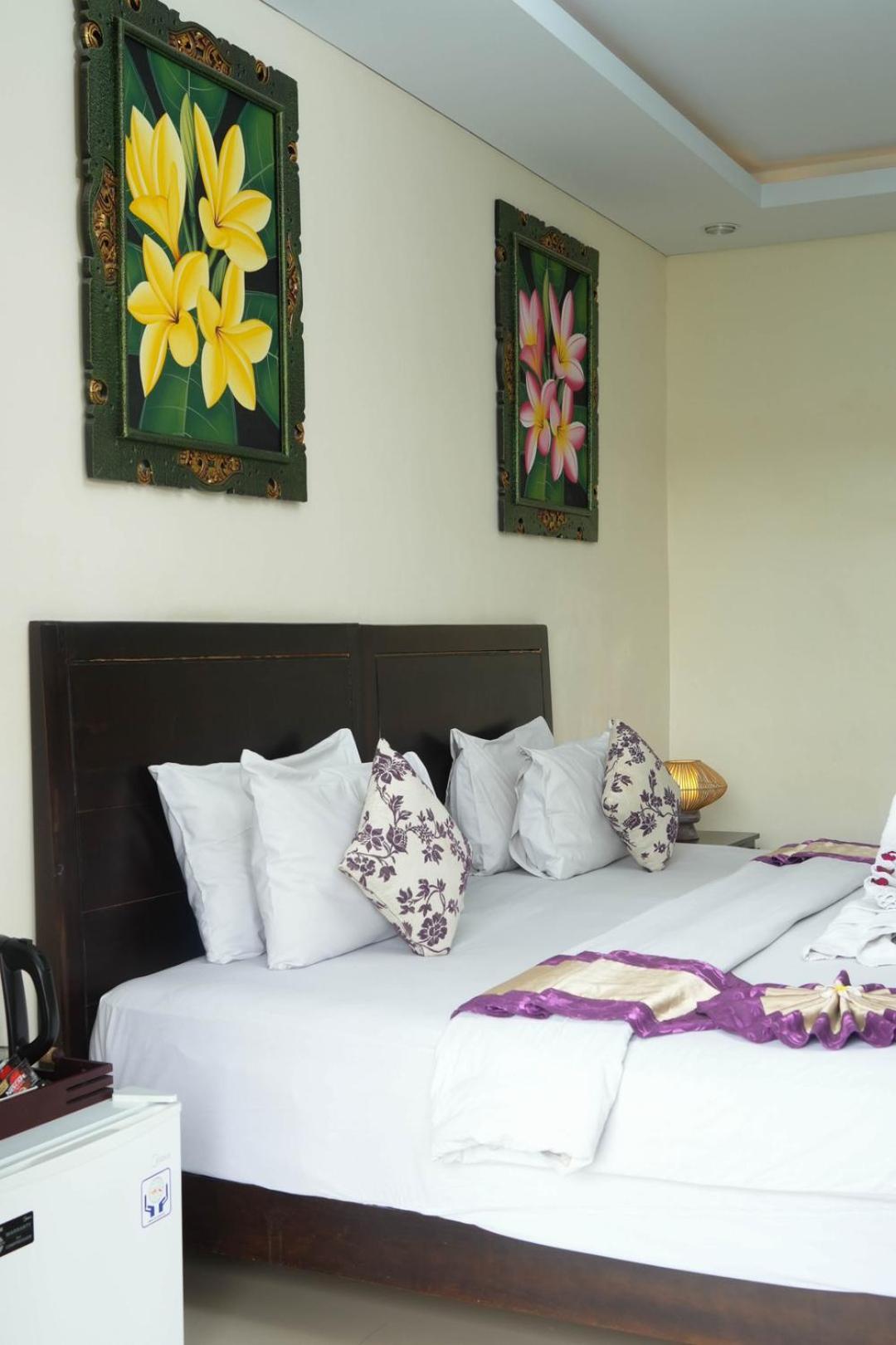 Deluxe Double or Twin Room Pool View Shuttle to Harbour