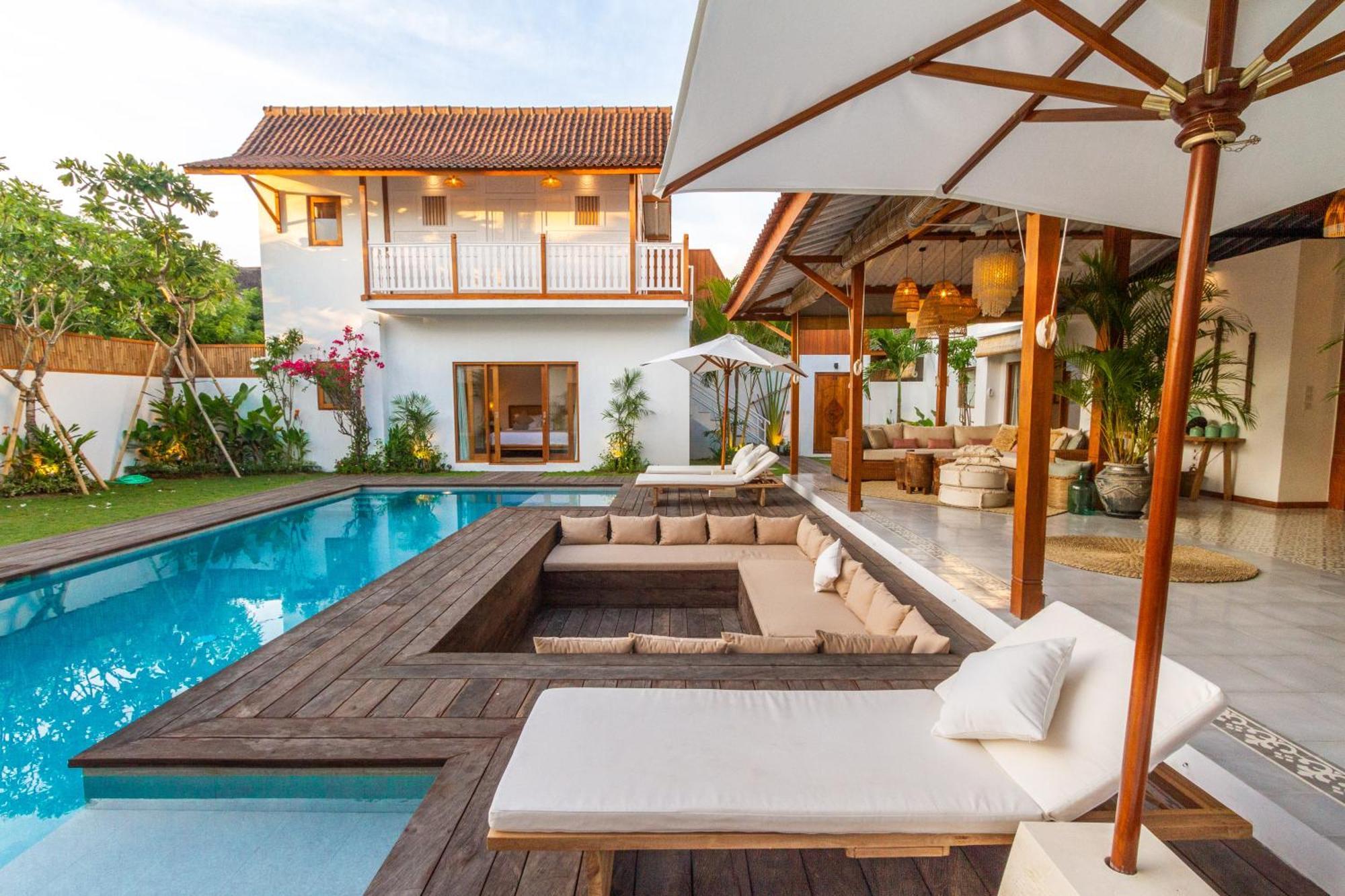 Six-Bedroom Villa