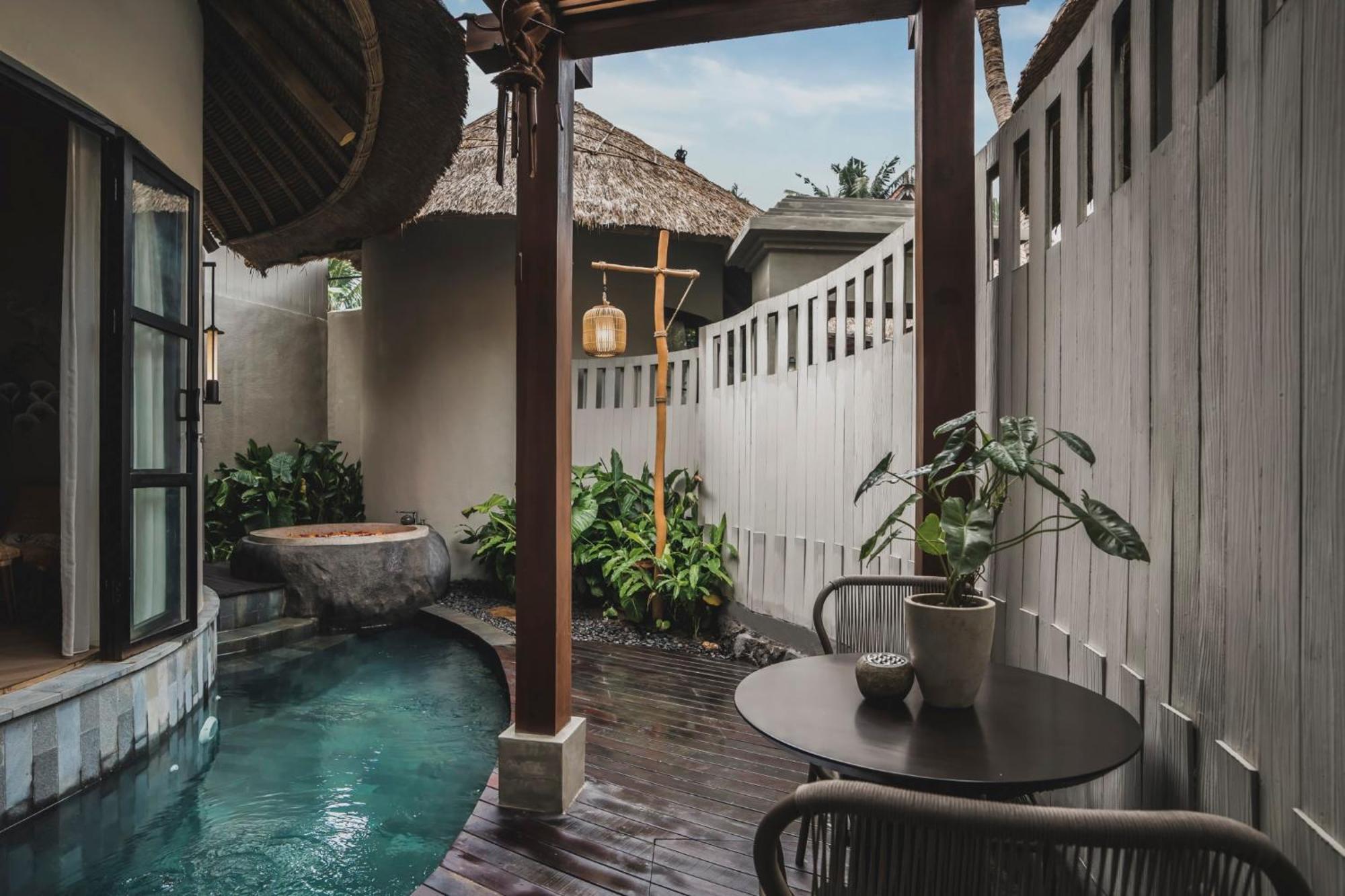 Grand One Bedroom Villa Private Pool Bathtub