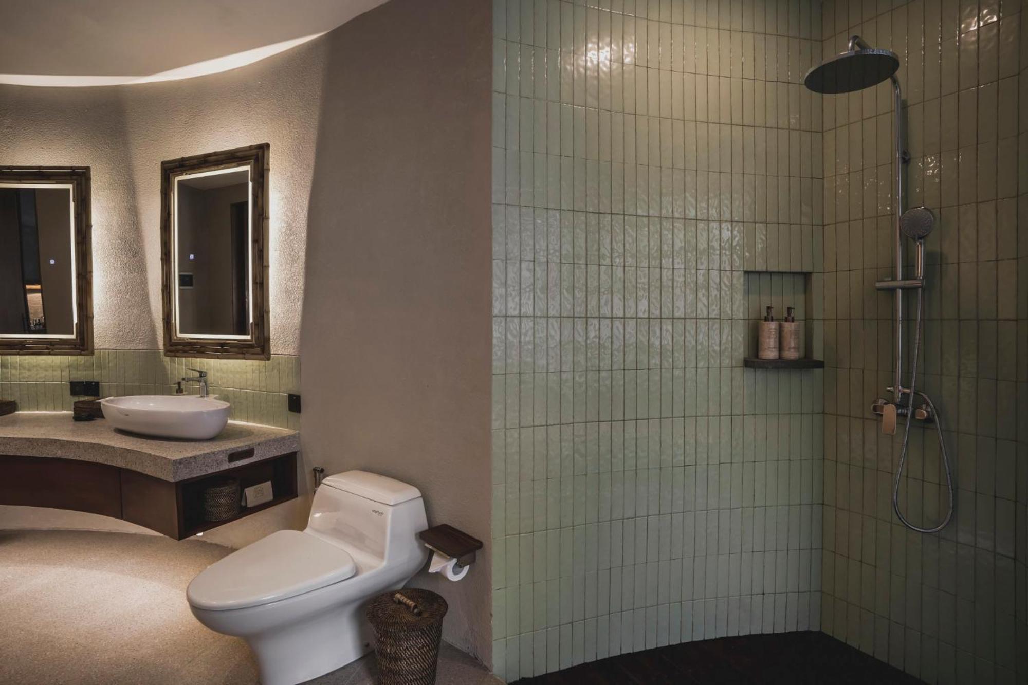 Grand One Bedroom Villa Private Pool Bathtub