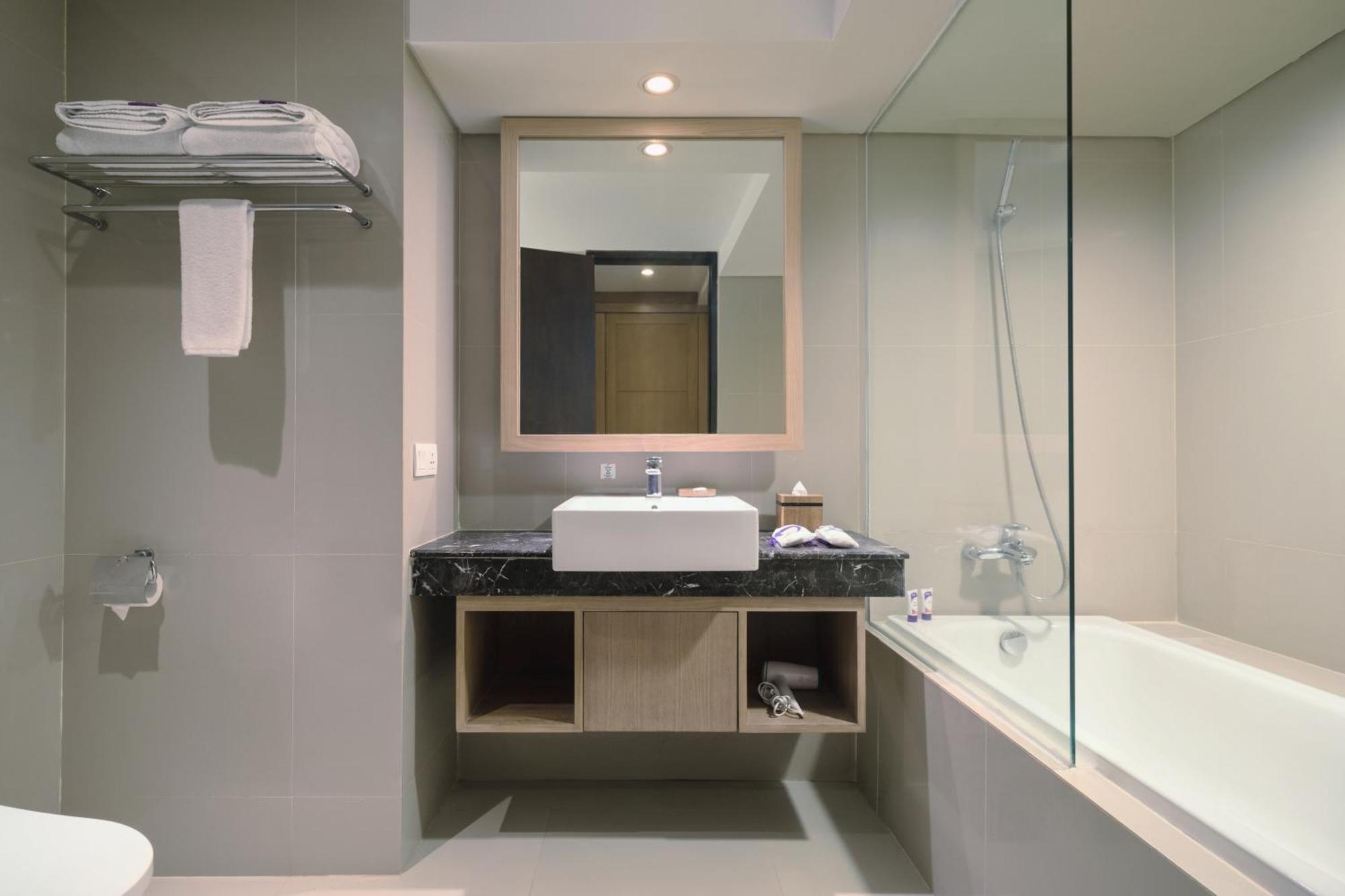 Deluxe Double or Twin Room a Bathtub