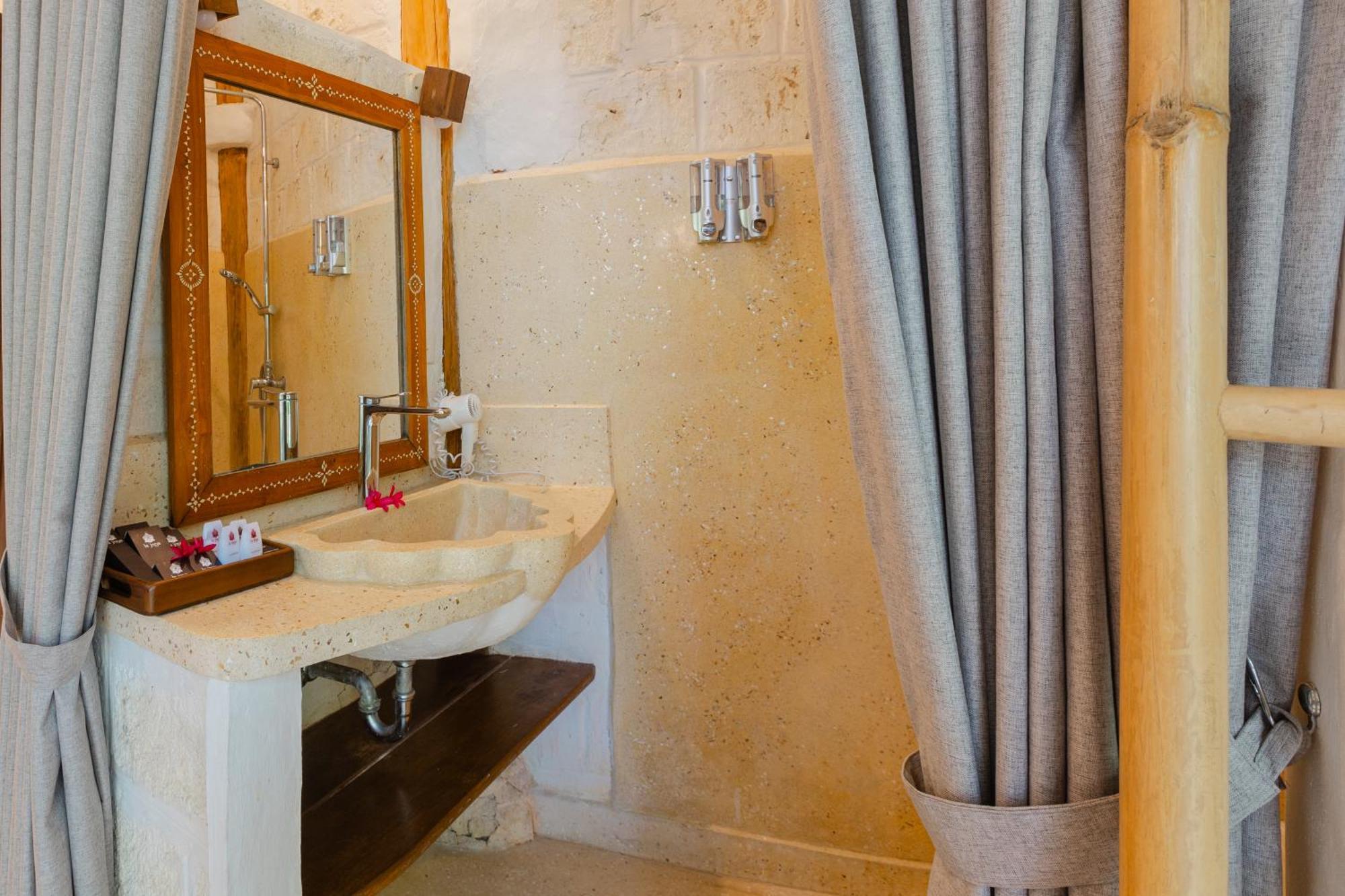 Premier Room,1765319088:JPEG