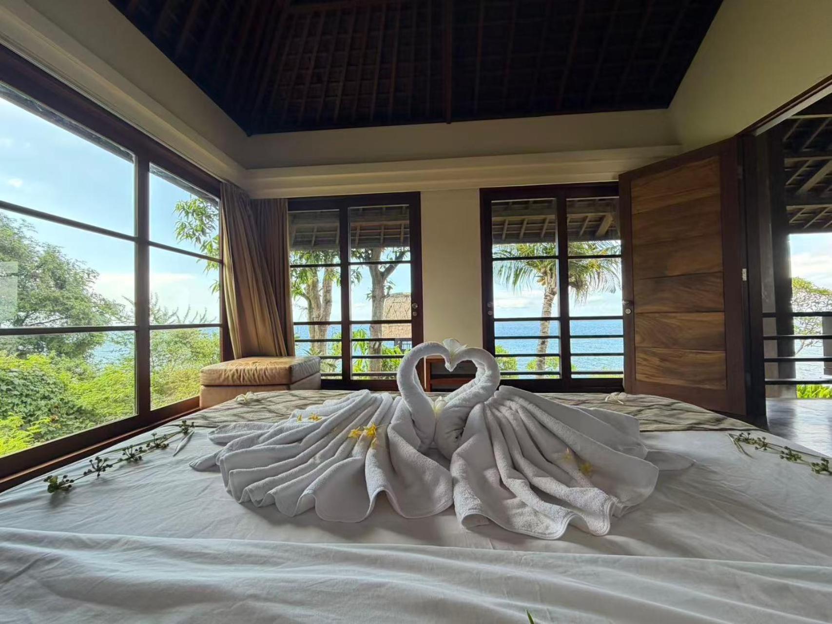 Luxuriöses Hauptschlafzimmer am Meer