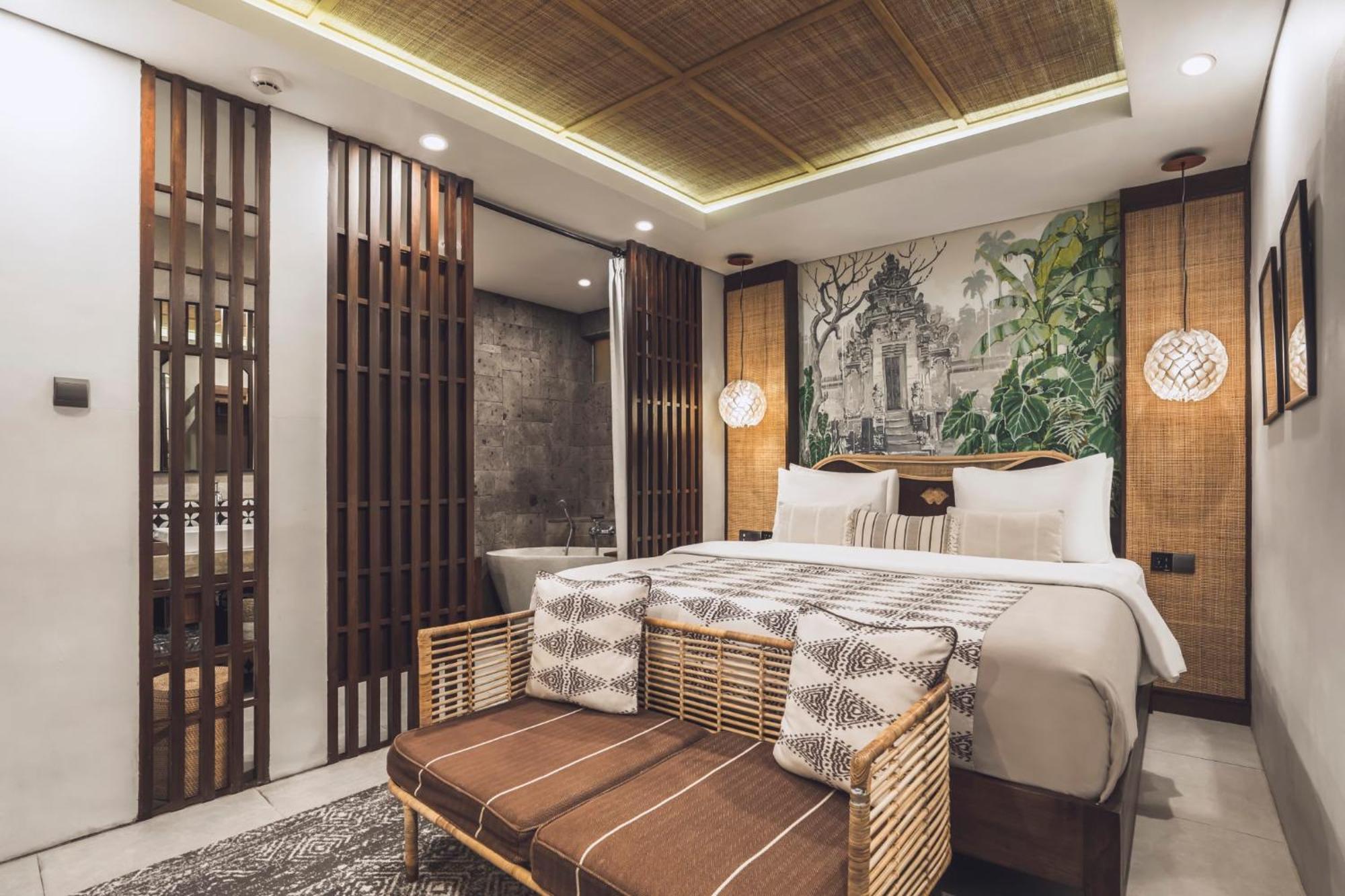 Ubud Suite Bathtub