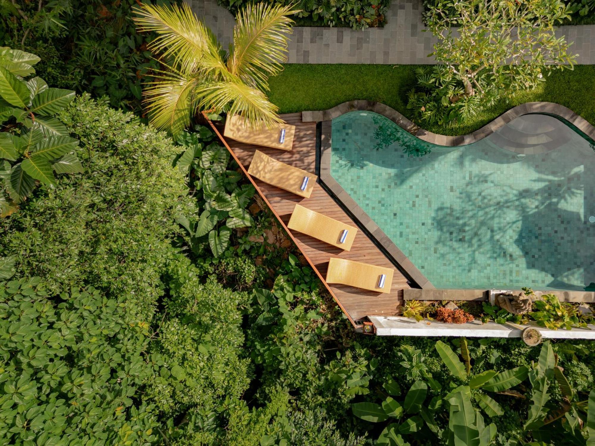 King Suite Pool View