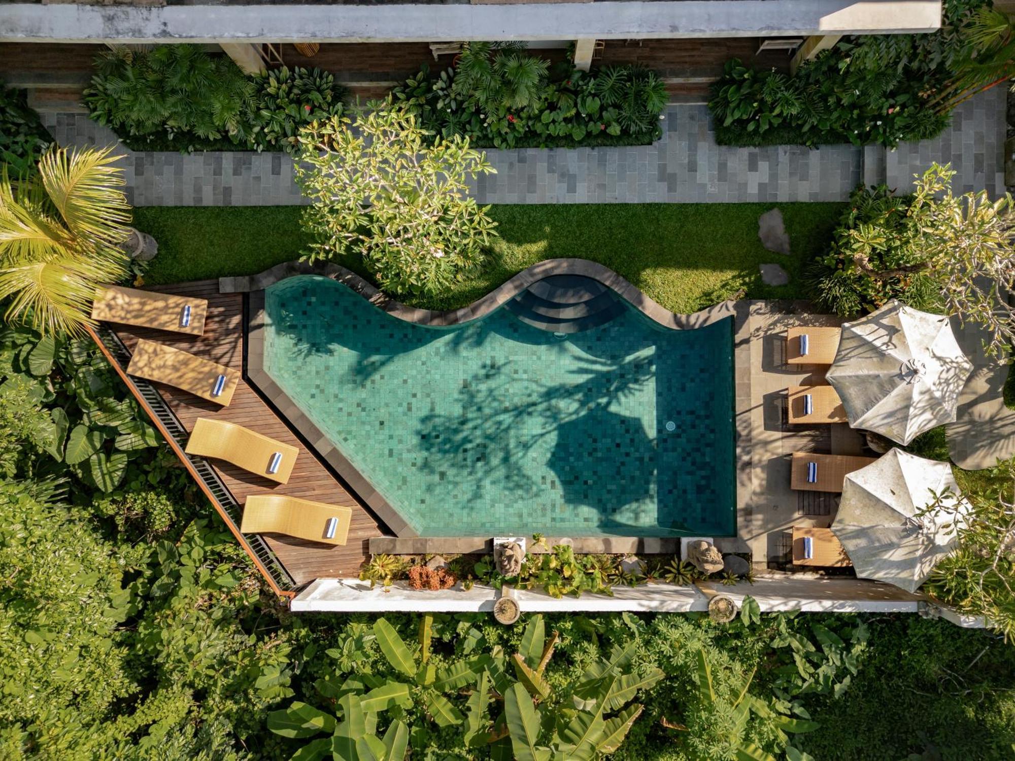King Suite Pool View