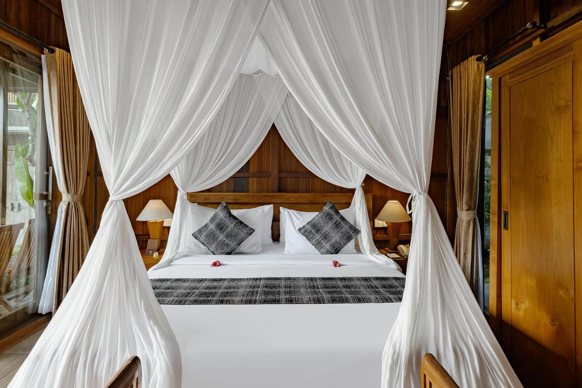 One Bedroom Wooden Pool Villa with Valley View