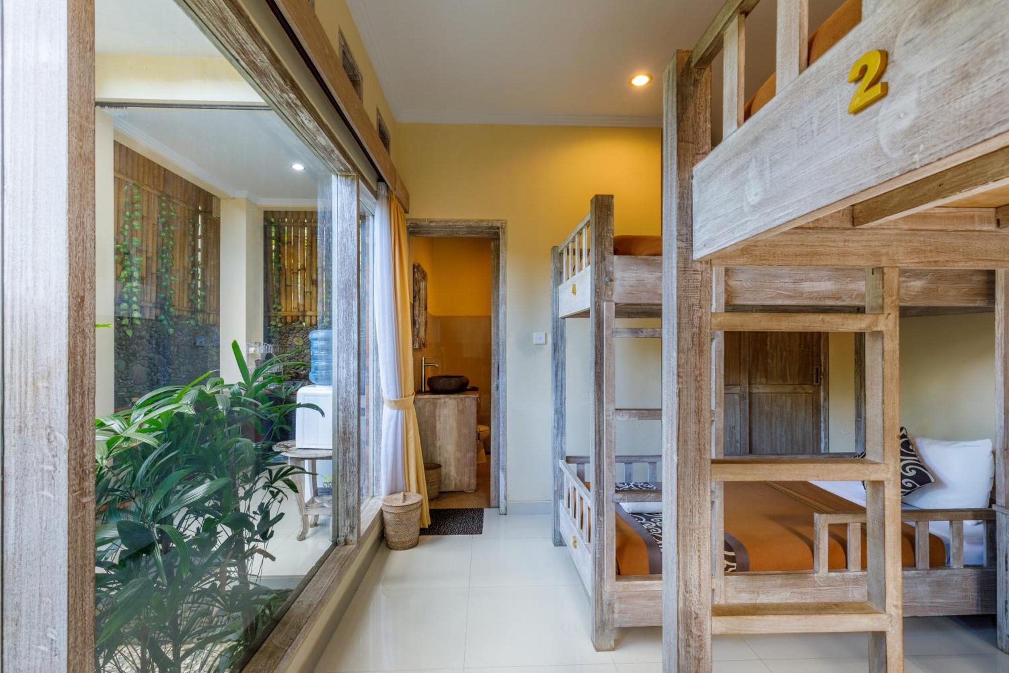 Bed 4-Bed Mixed Dormitory Room