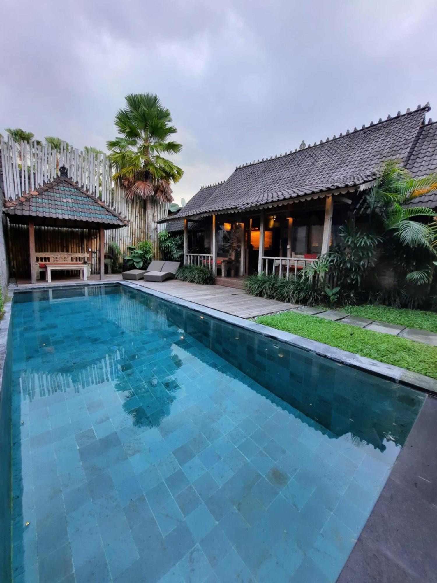Deluxe Suite Pool View